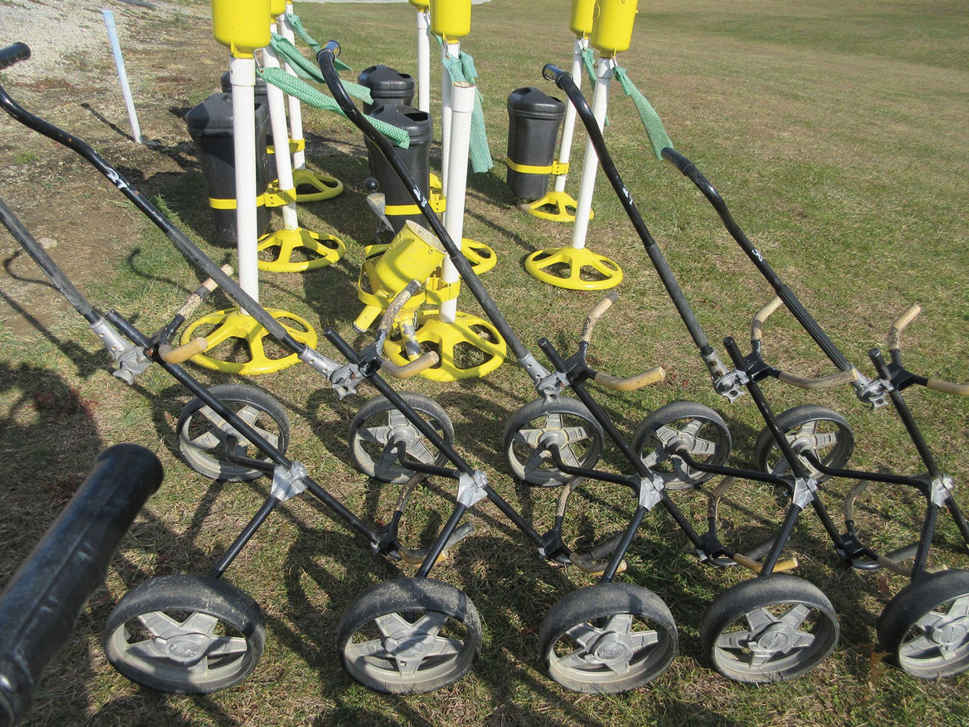 BAG BOY GOLF BALL CART