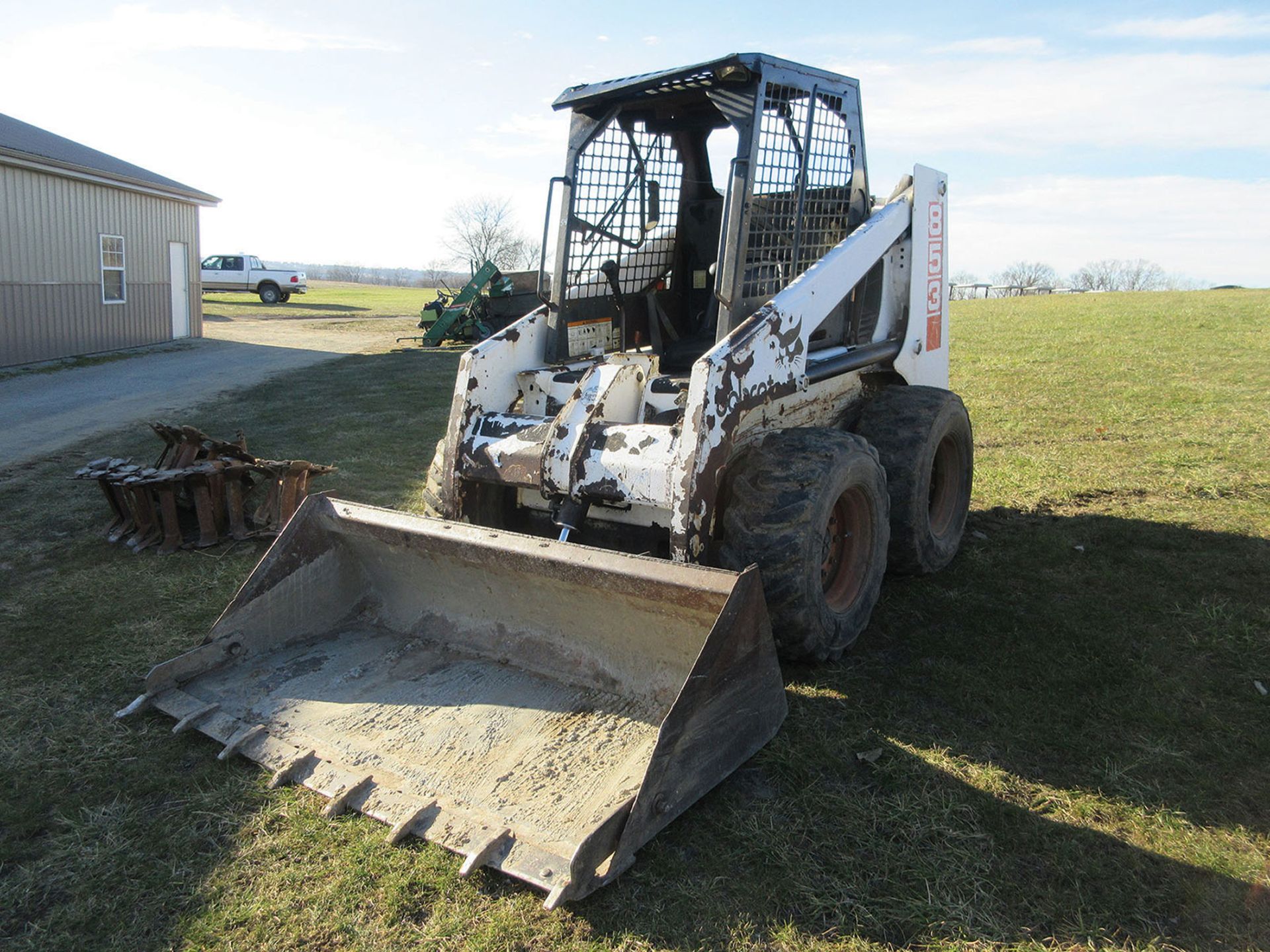 BOBCAT 853 SKID STEER; 2,296 HOURS SHOWING