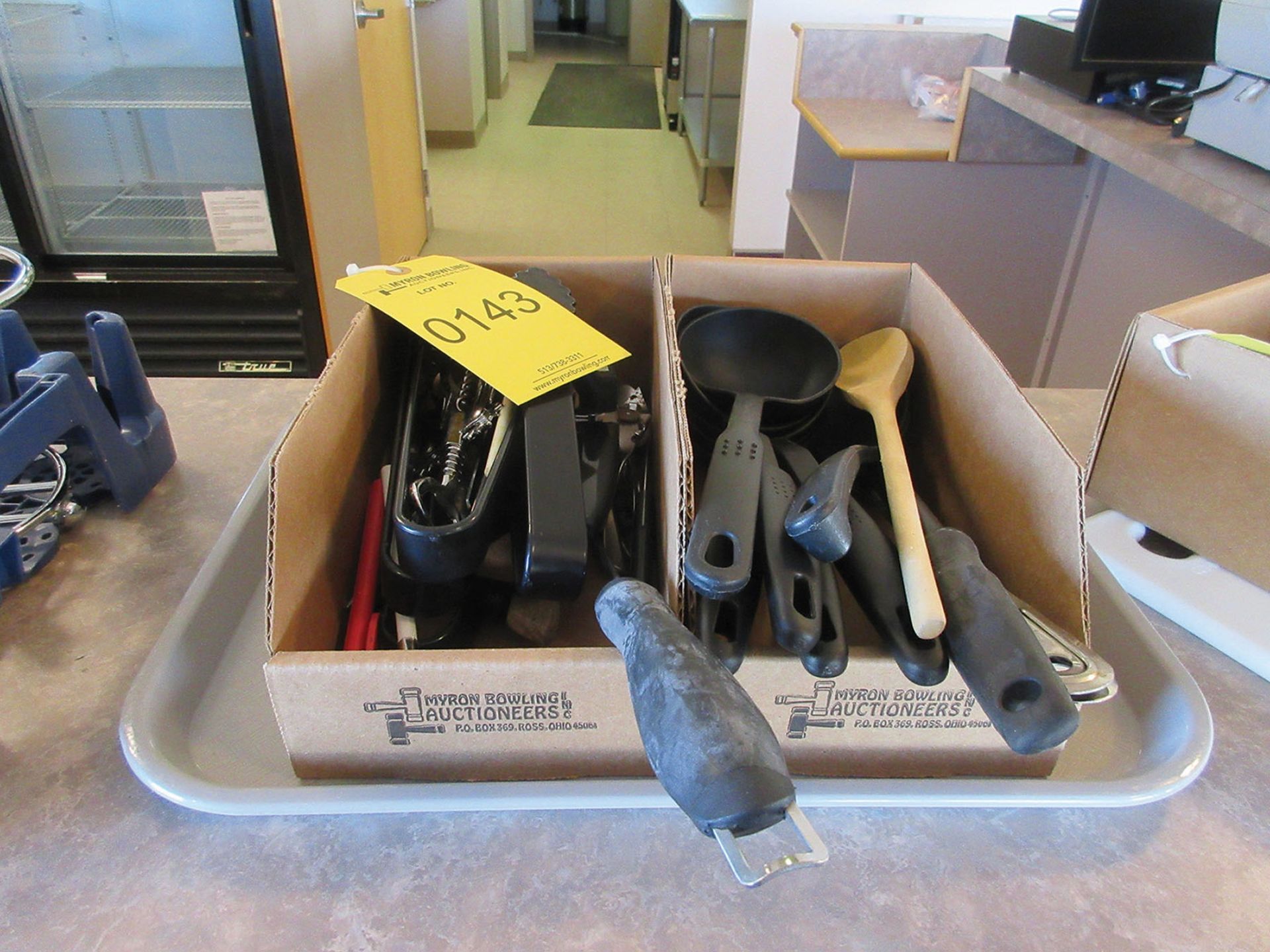 SERVING TRAY WITH ASSORTED KITCHEN ITEMS