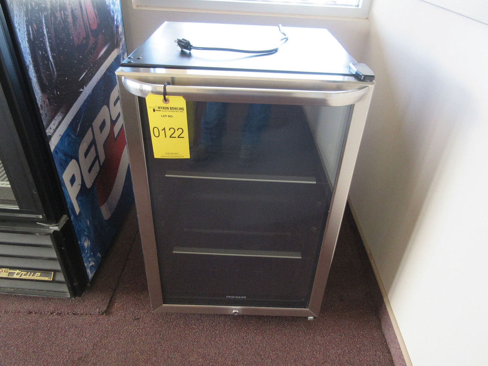 FRIGIDAIRE MINI-FRIDGE WITH GLASS DOOR