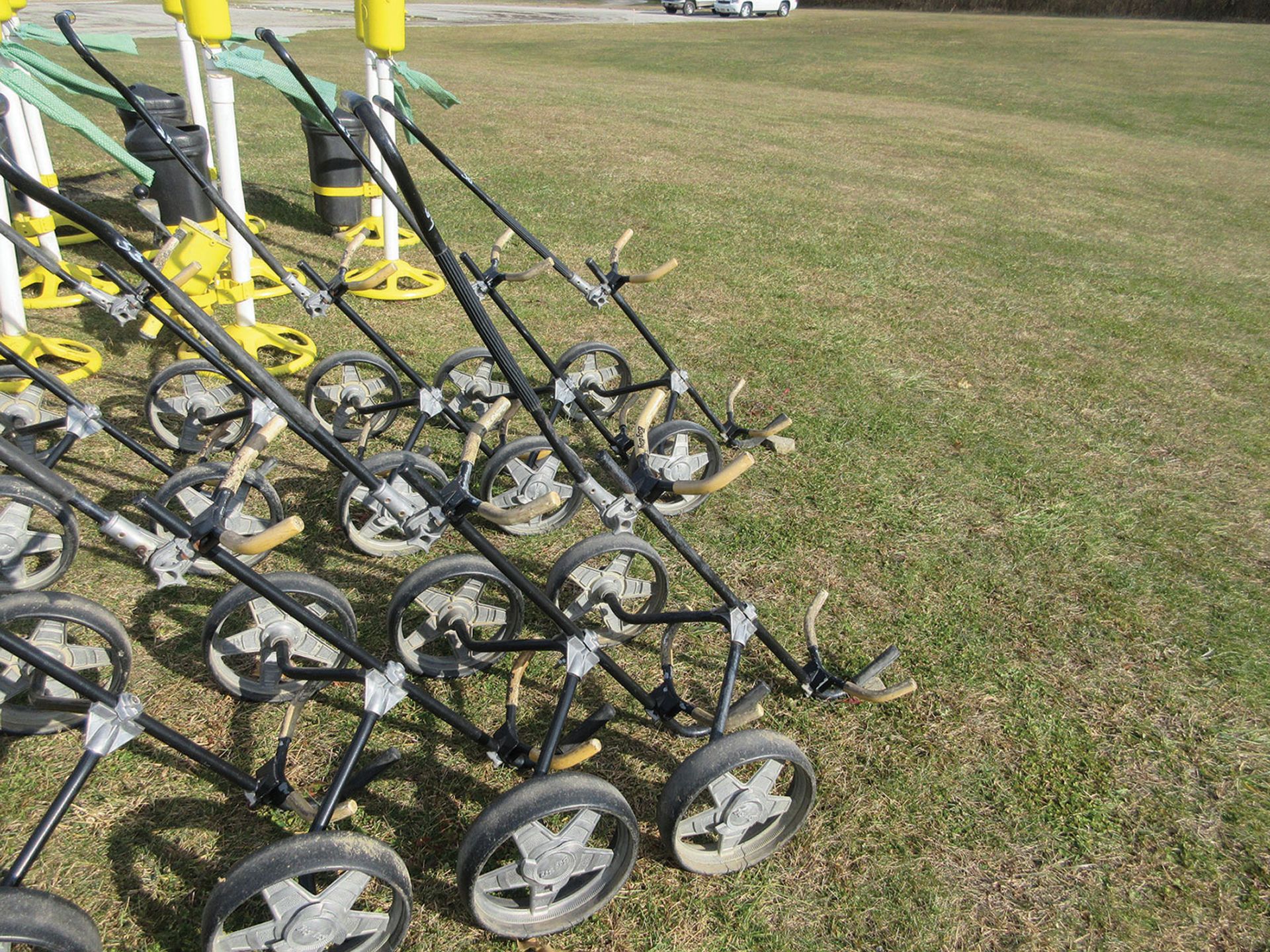 BAG BOY GOLF BALL CART