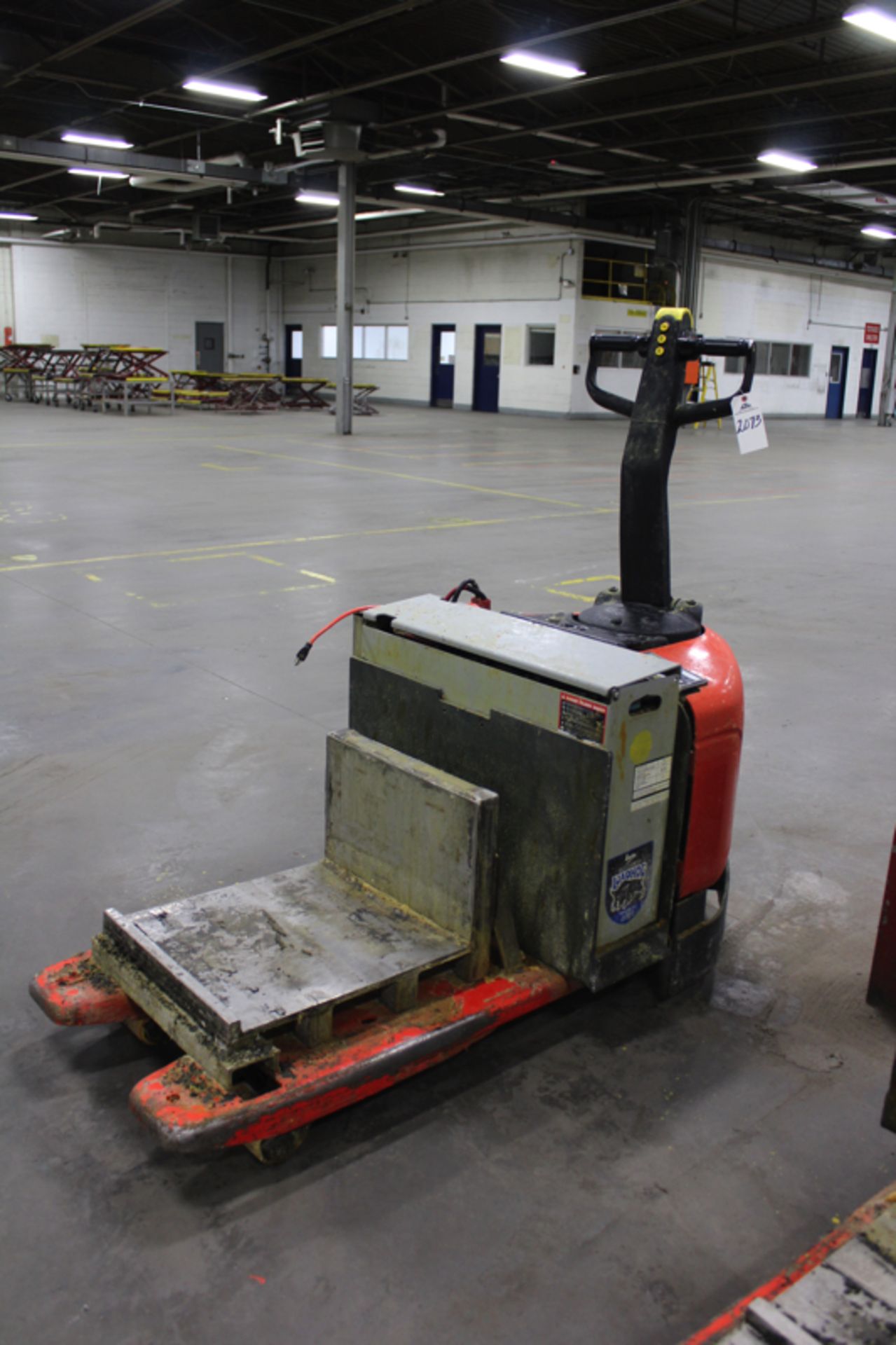 Linde 6000 lb. Electric Pallet Jack, M# EW27, S/N A11101E00039 (Location: Sonoco Warehouse)