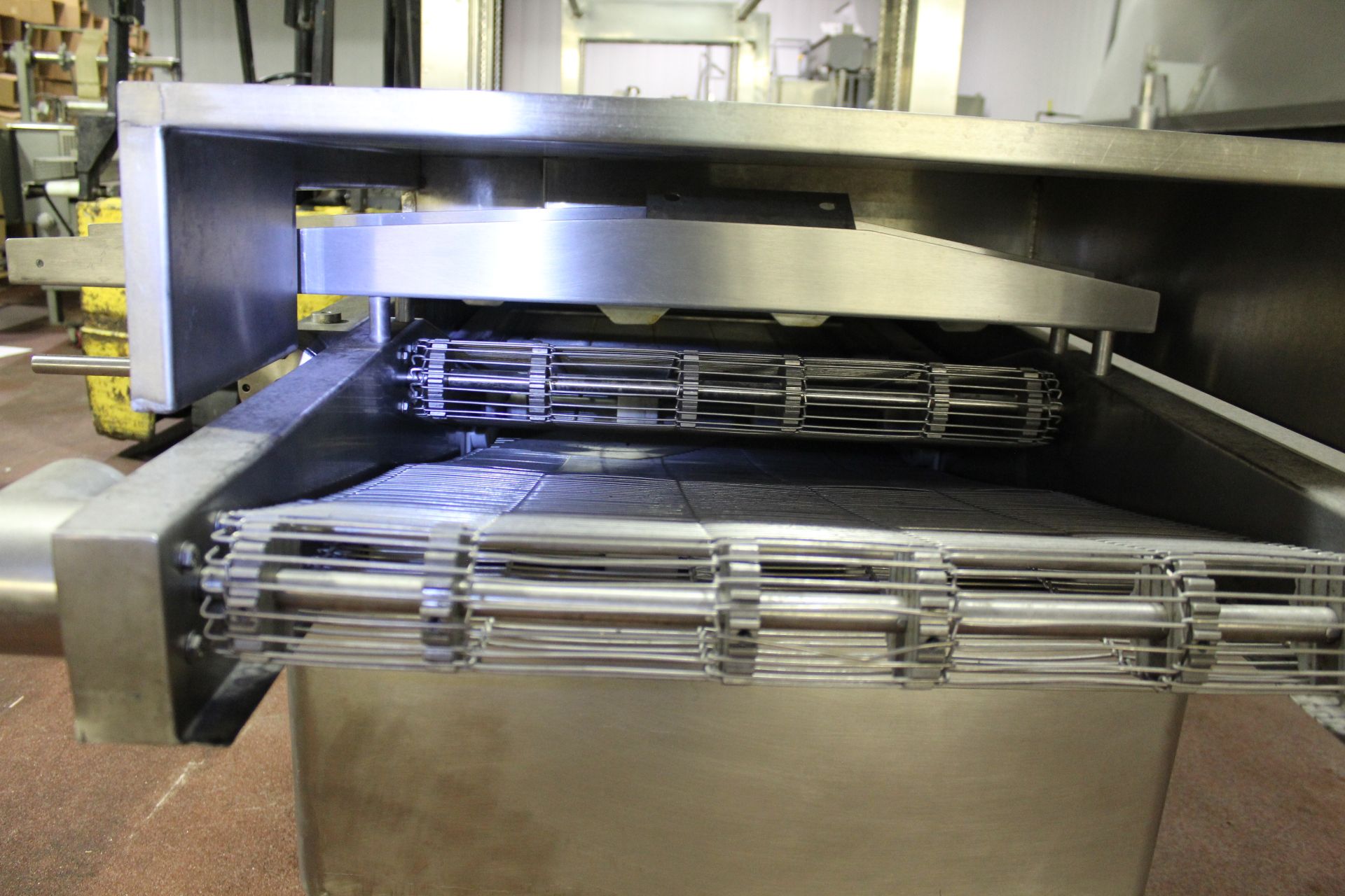 Stainless Steel Continuous Submersion Cooking Conveyor with Top hold Down Belt, 24" X 27' 9", 1" Cle - Image 3 of 4