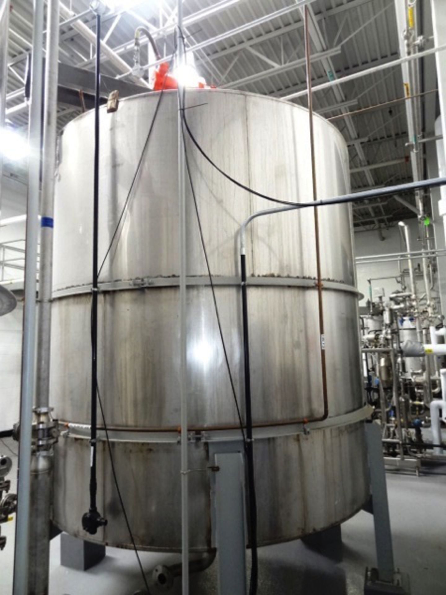 4,327 Gallon Stainless Steel Mixing Tank, 9' Dia. X 9' SW x 15' OH, Conical 3" Flanged Center... - Image 3 of 4