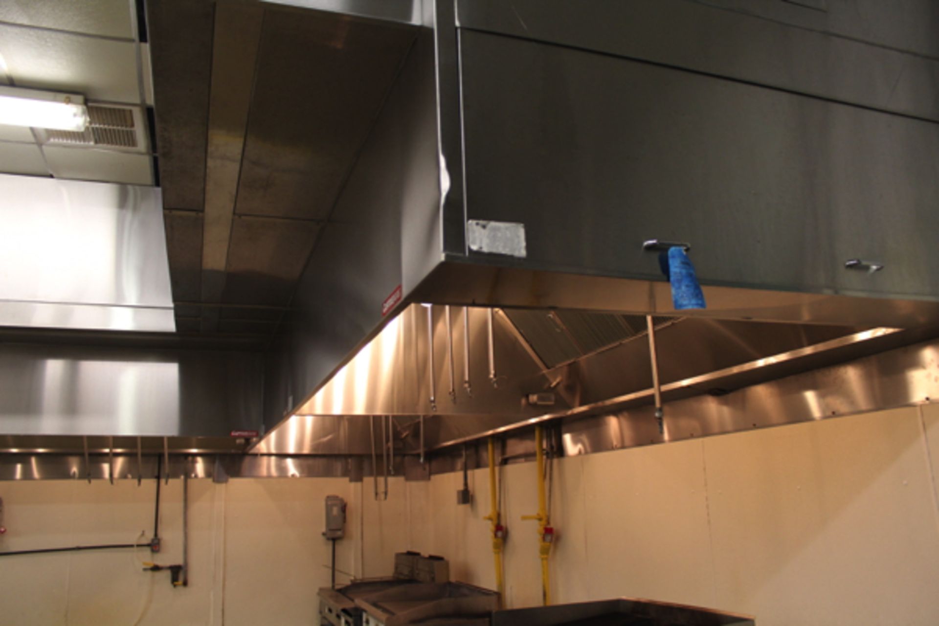 Captive Aire Vent Hood System, 6' X 75' | Rigging Price: $2850 - Image 5 of 7