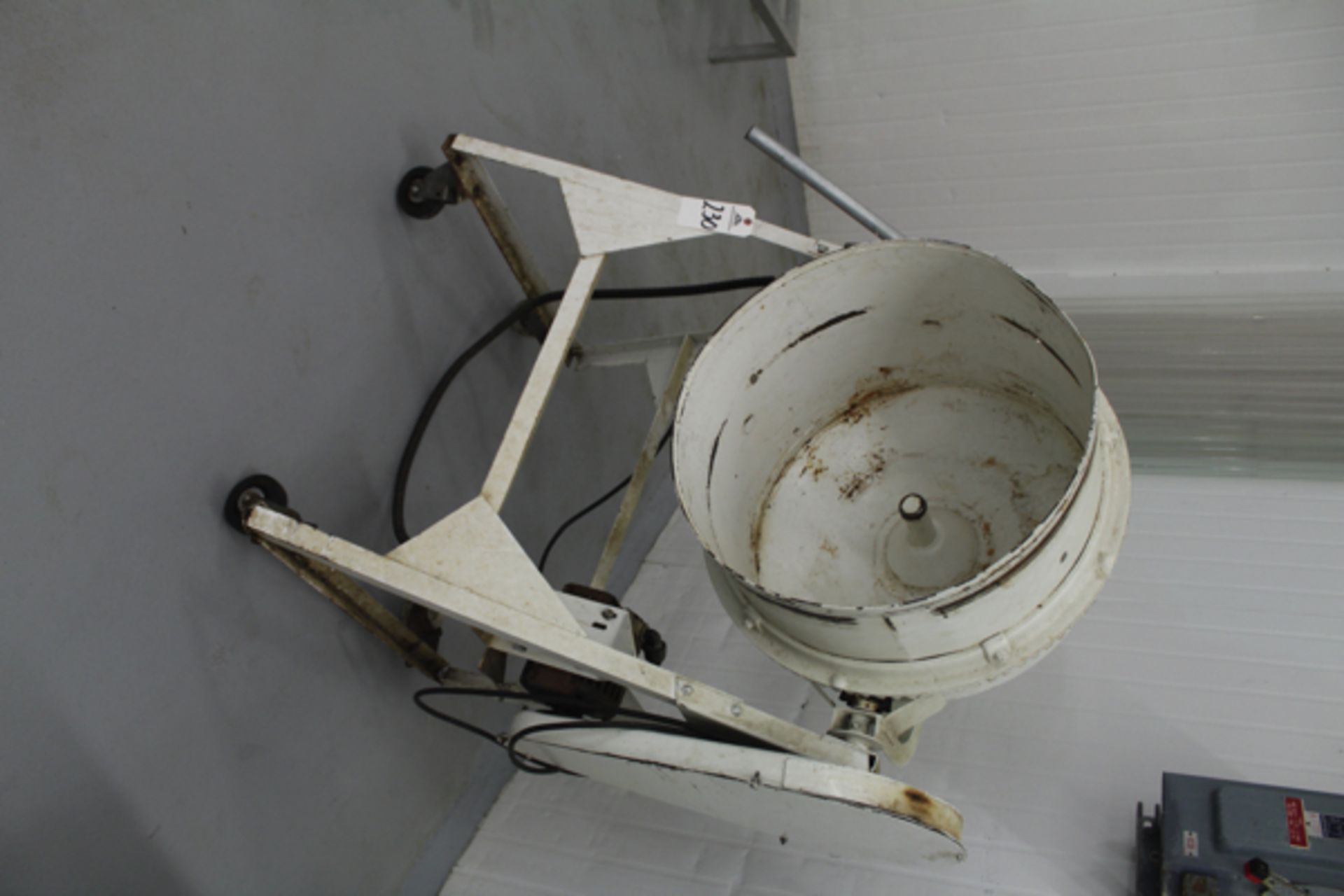 Manual Dump Pastry Mixer | Rigging Price: $25