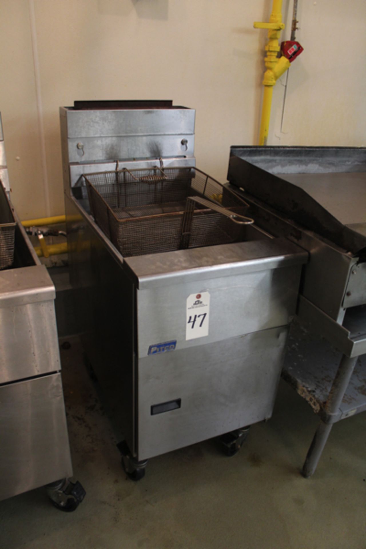 Pitco Gas Deep Fryer | Rigging Price: $50