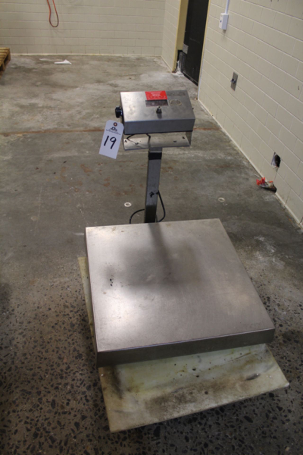 Doran Bench Scale | Rigging Price: $10 or May Hand Carry