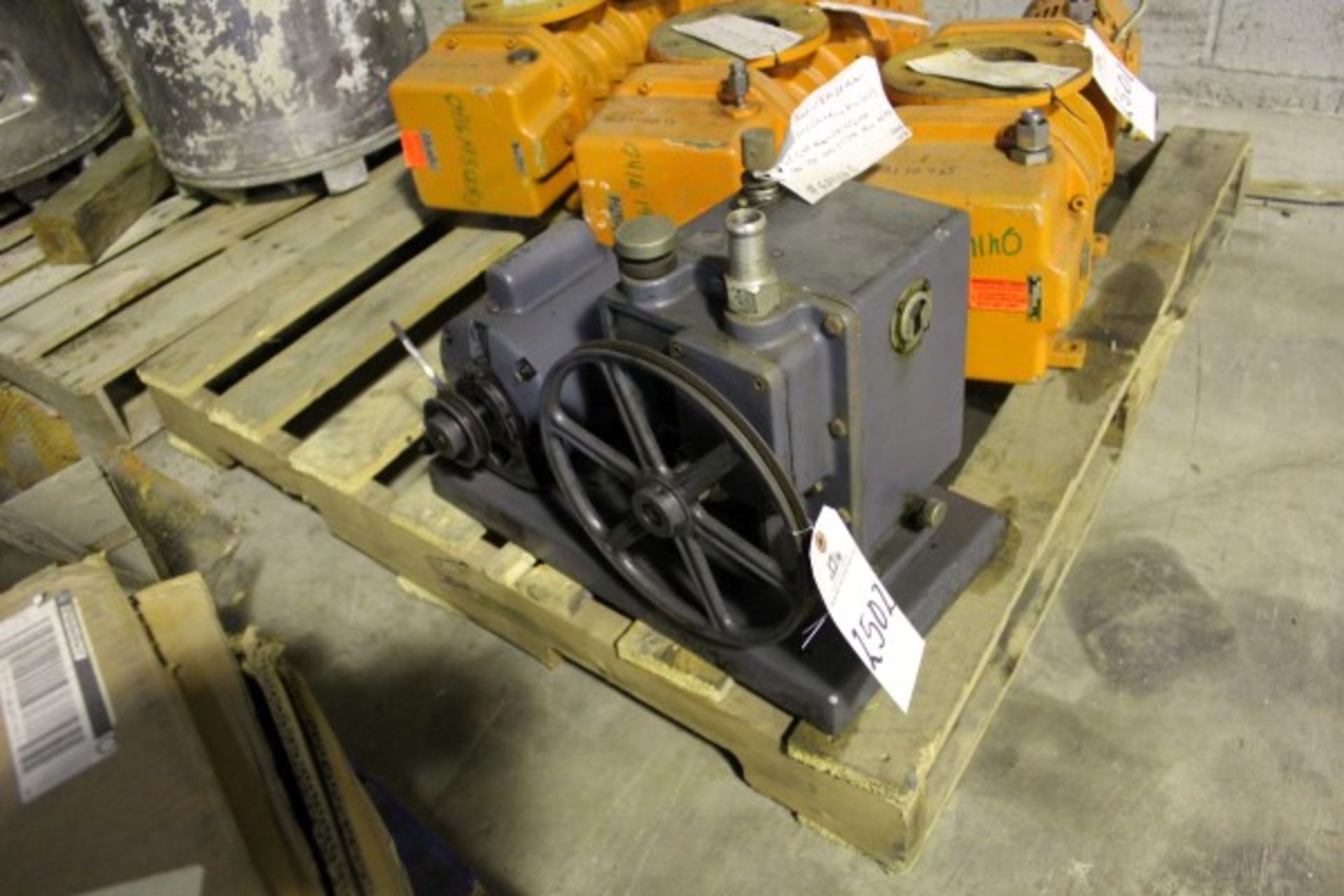 Vacuum Pump With 1/2 Hp Ge Motor M#5kC4J614A | Seller to load for $10 per lot or buyers may remove