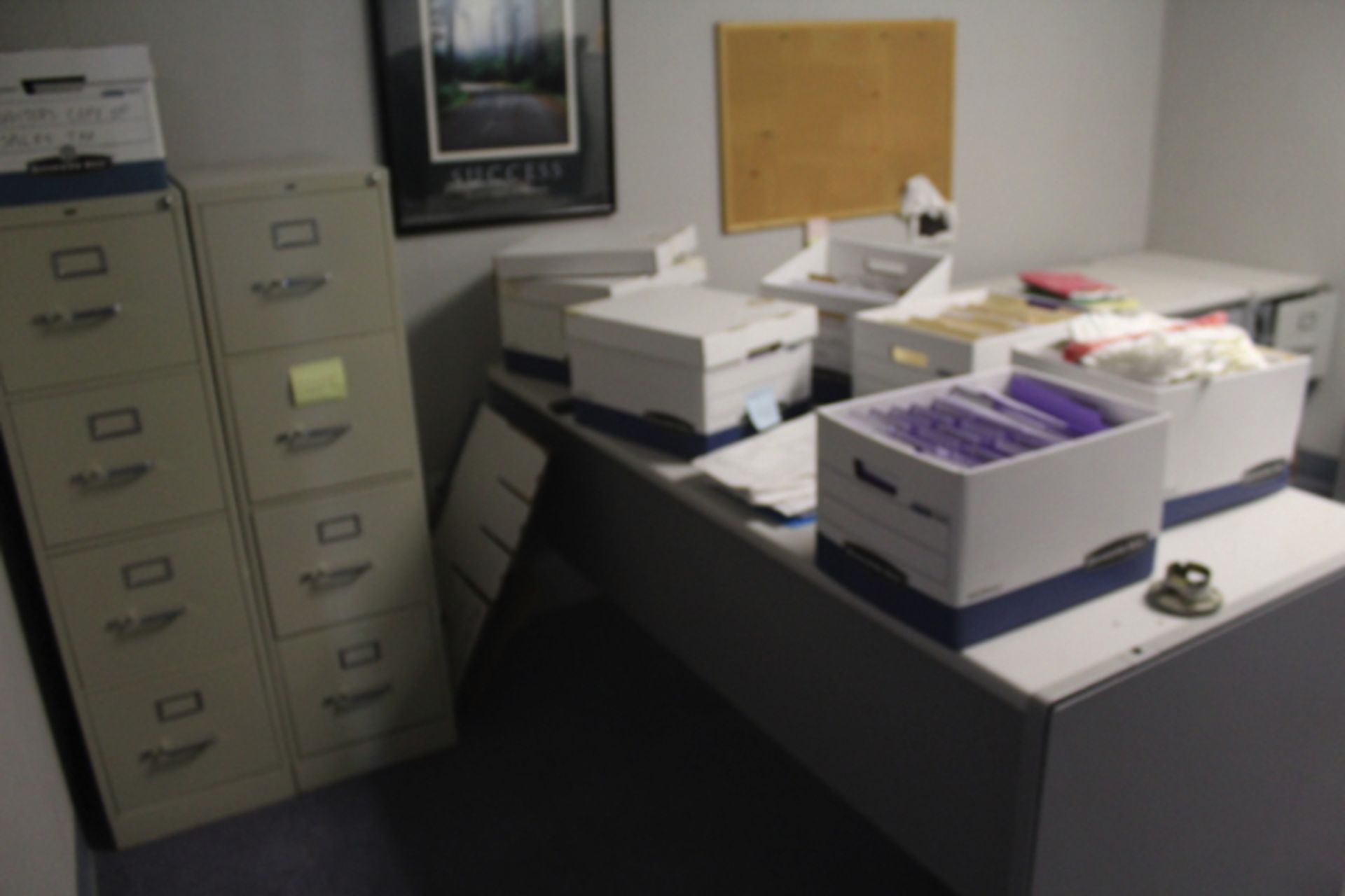 Contents of Office | Location: Administration Building - Image 2 of 3