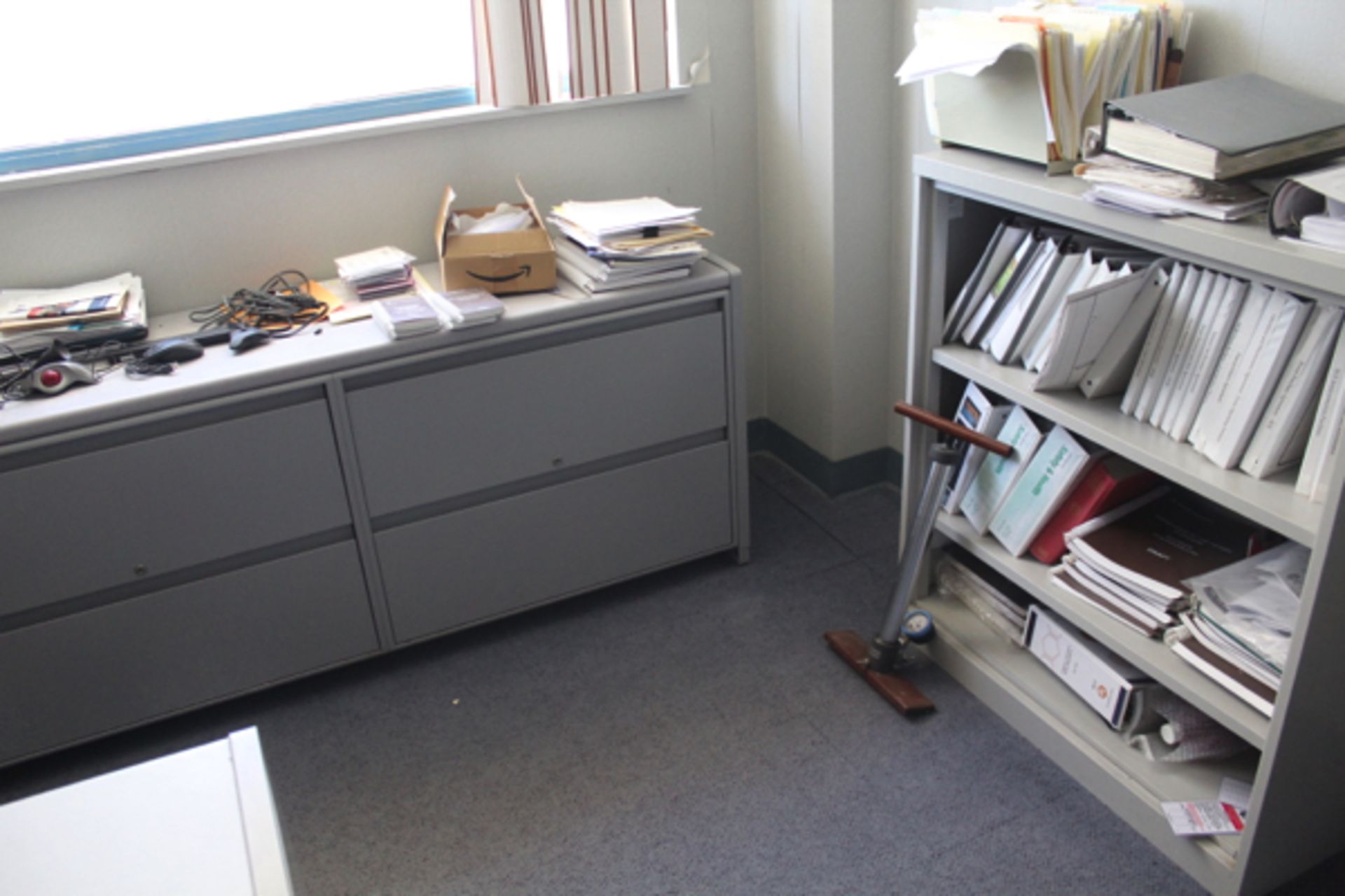 Contents of Office | Location: Administration Building - Image 3 of 3