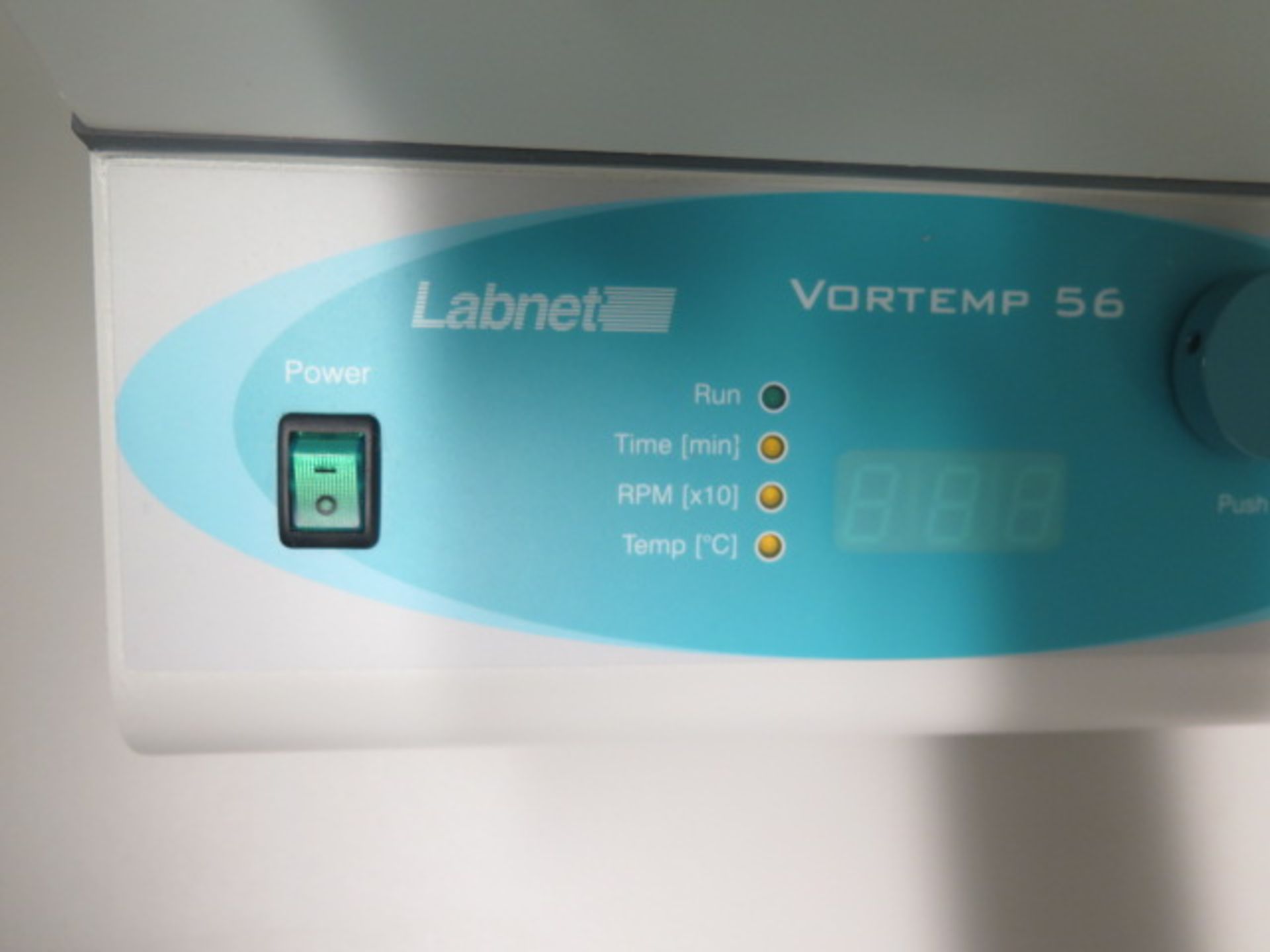 Labnet Vortemp 56 mdl. S2056-A Incubator / Shaker s/n 08051809 | Loading Price: Hand Carry or - Image 4 of 5