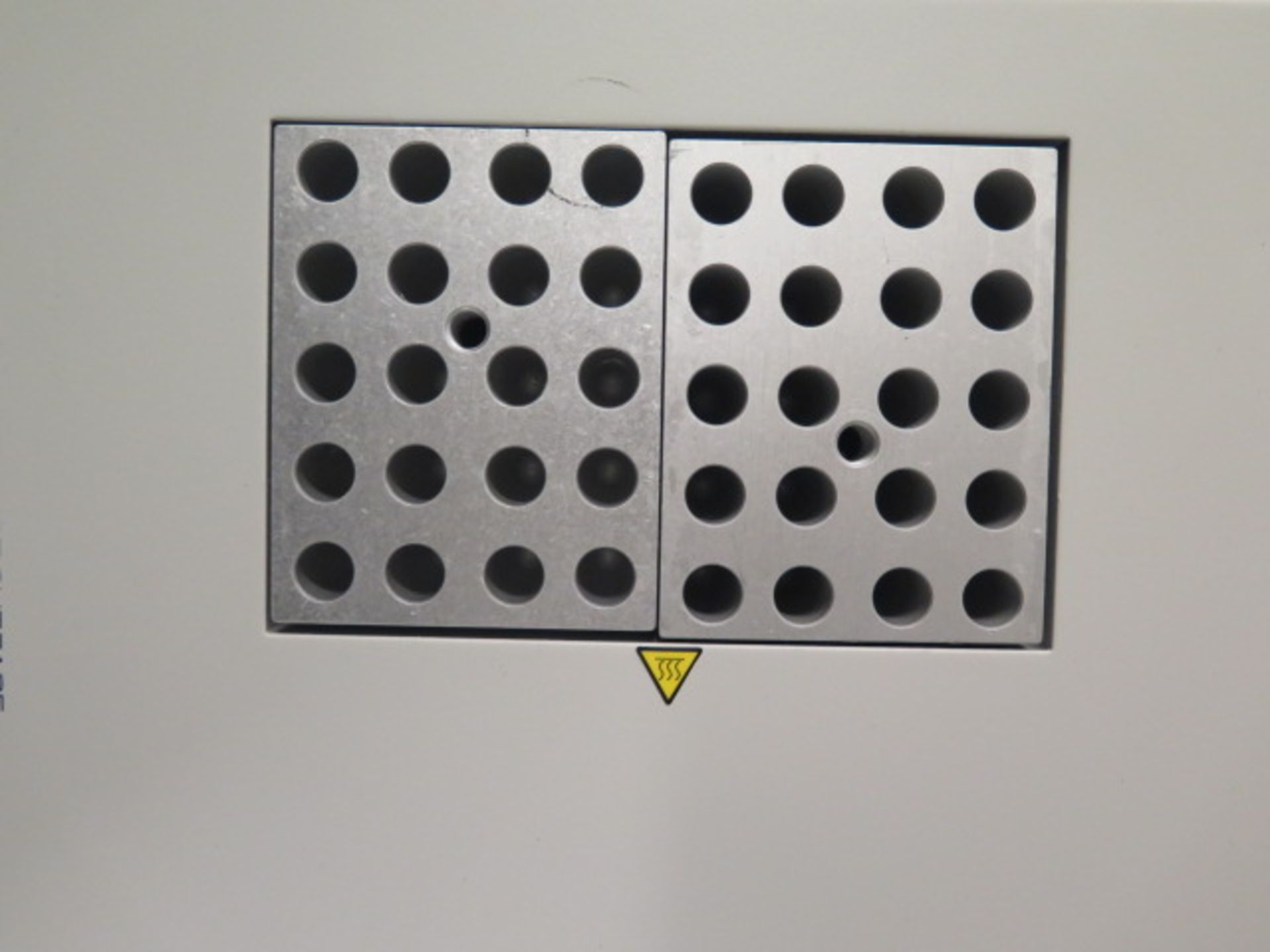 Fisher Scientific Isotemp mdl. 2001 Dry Block Bath Incubator s/n 1953081153859 | Loading Price: Hand - Image 3 of 3