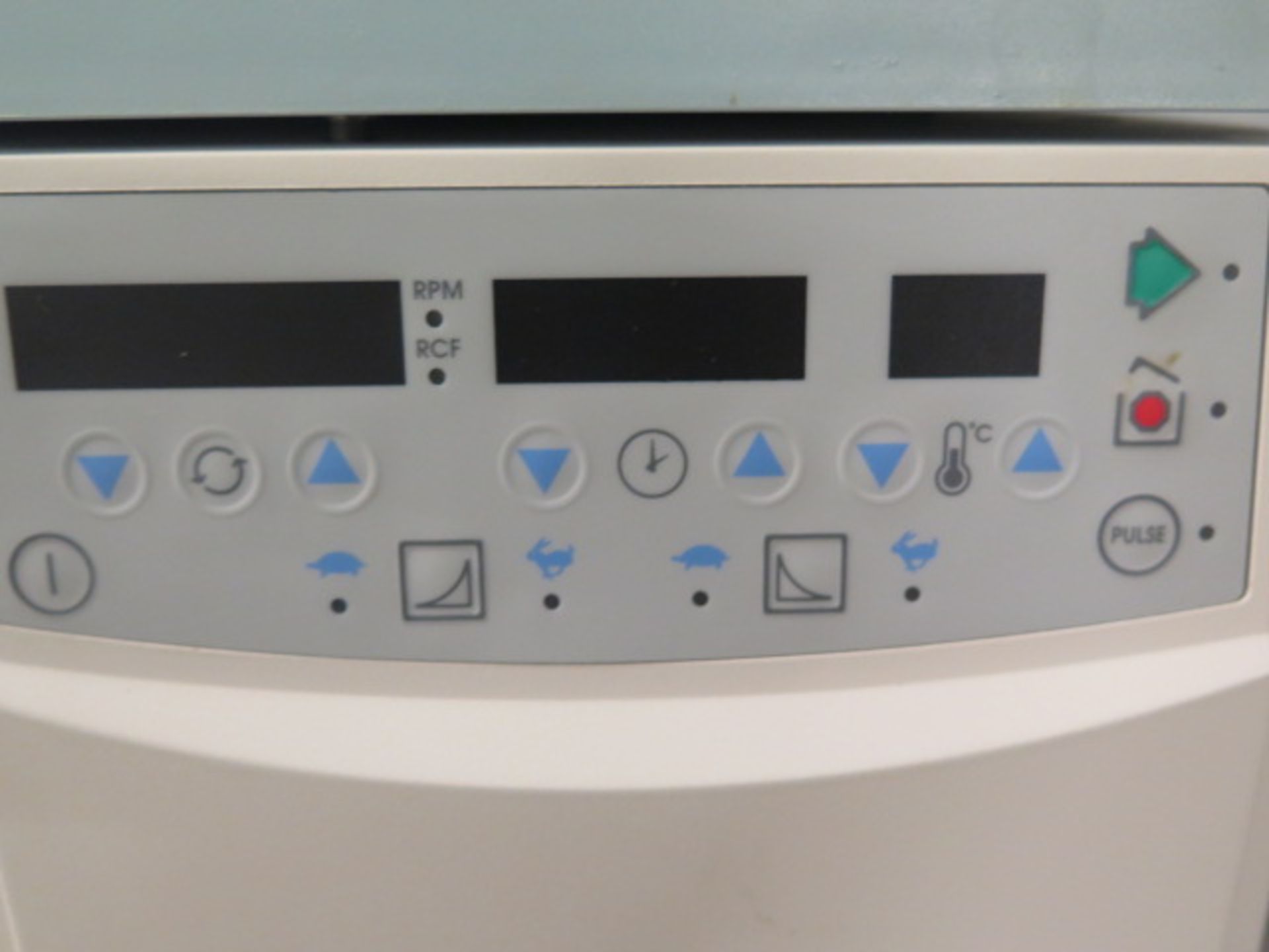 Thermo Electron "Micromax RF" mdl. 120 Refrigerated Microcentrifuge s/n 3592F2027 | Loading - Image 3 of 5