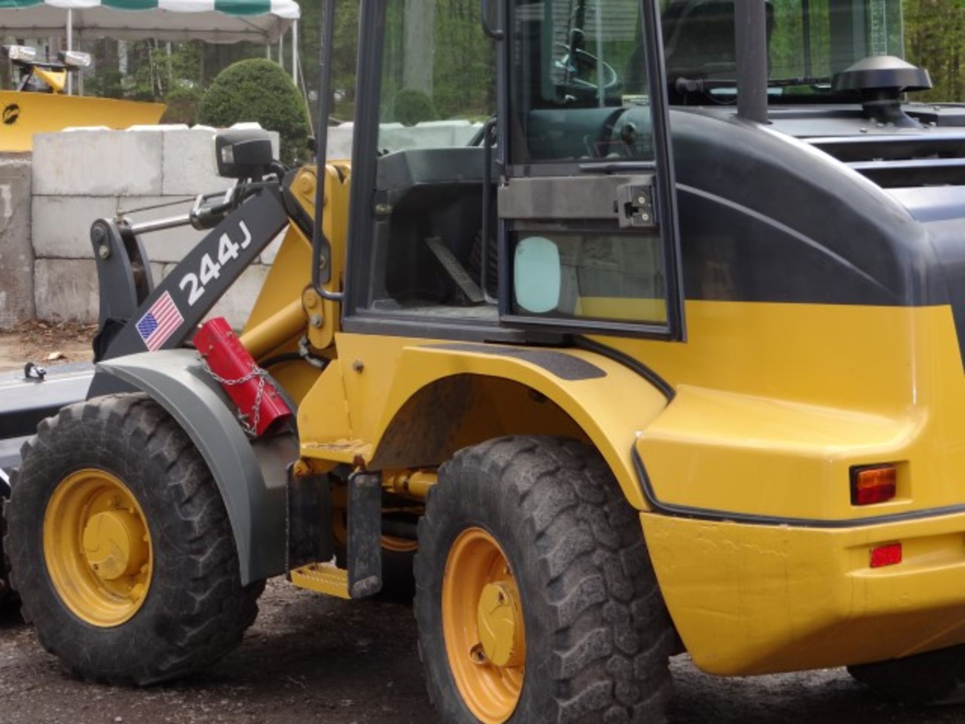 2011 John Deere #244JFront End Loader With A/C, Radio, Quick Disconnect, VIN LU244JX624988, SN - Image 6 of 21