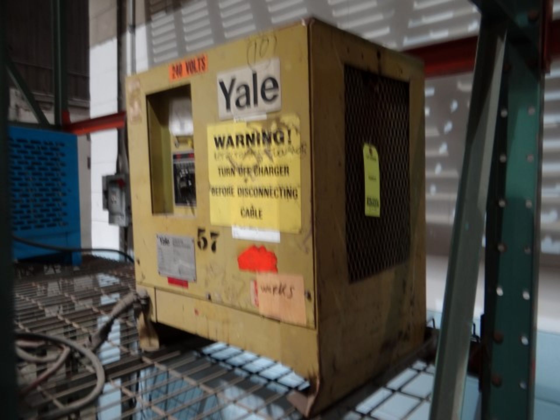 1 Yale Battery Charger - Image 3 of 3
