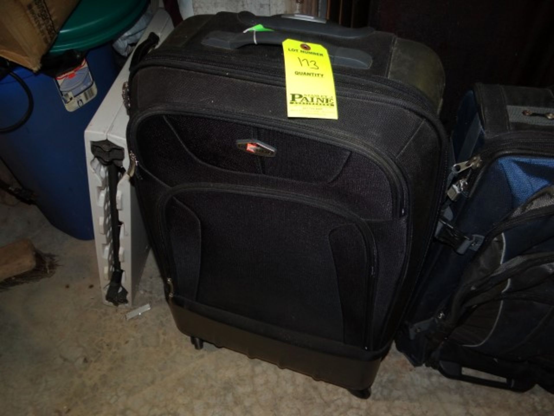 (1) Lugage Bag