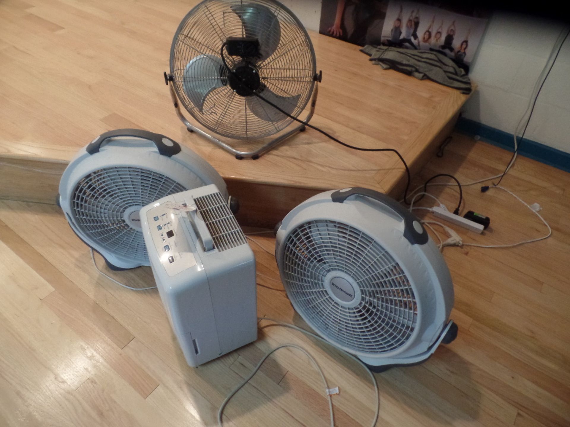 {LOT} Fans & Dehumidifier