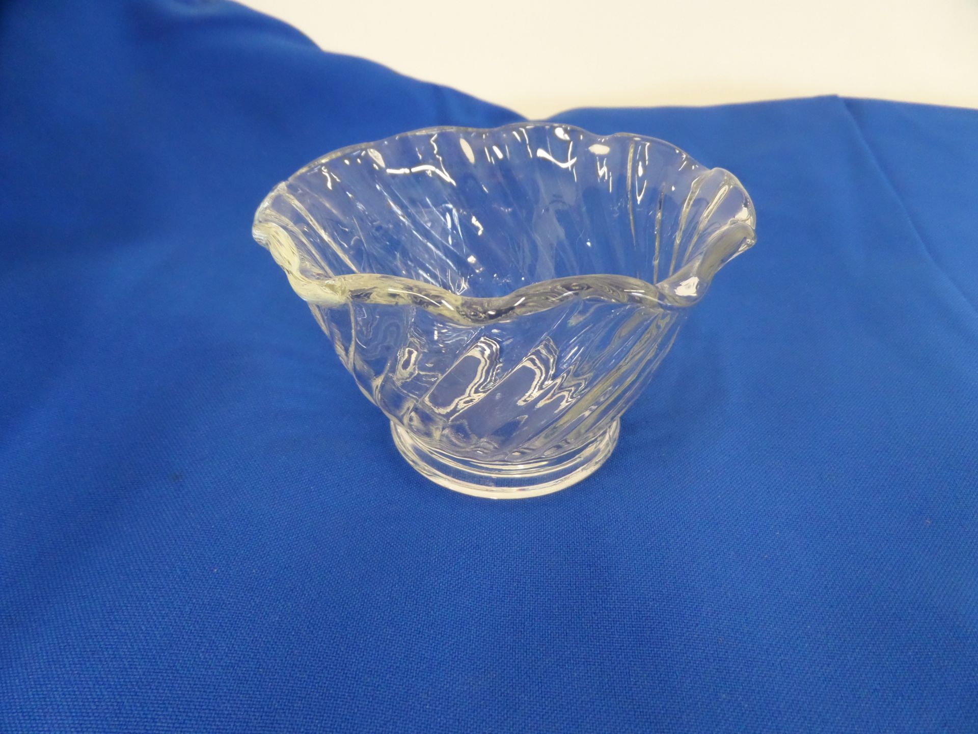 (176) Glass Swirl Fruit Cups in 11 Plastic Racks