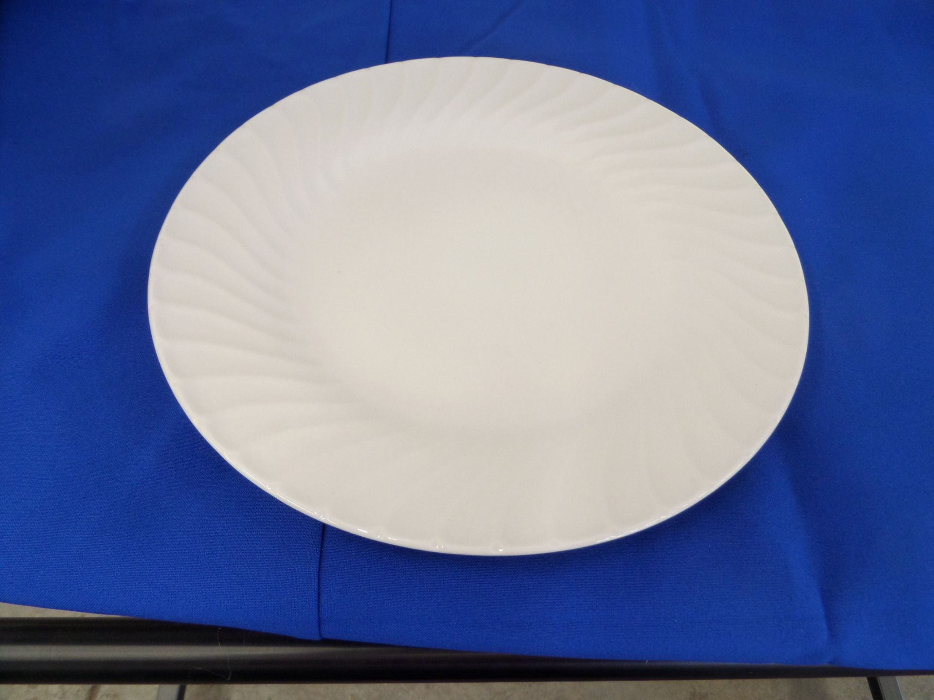 (150) Lynns Fine Swirl China 10 1/2" Dinner Plates in 10 Plastic Crates