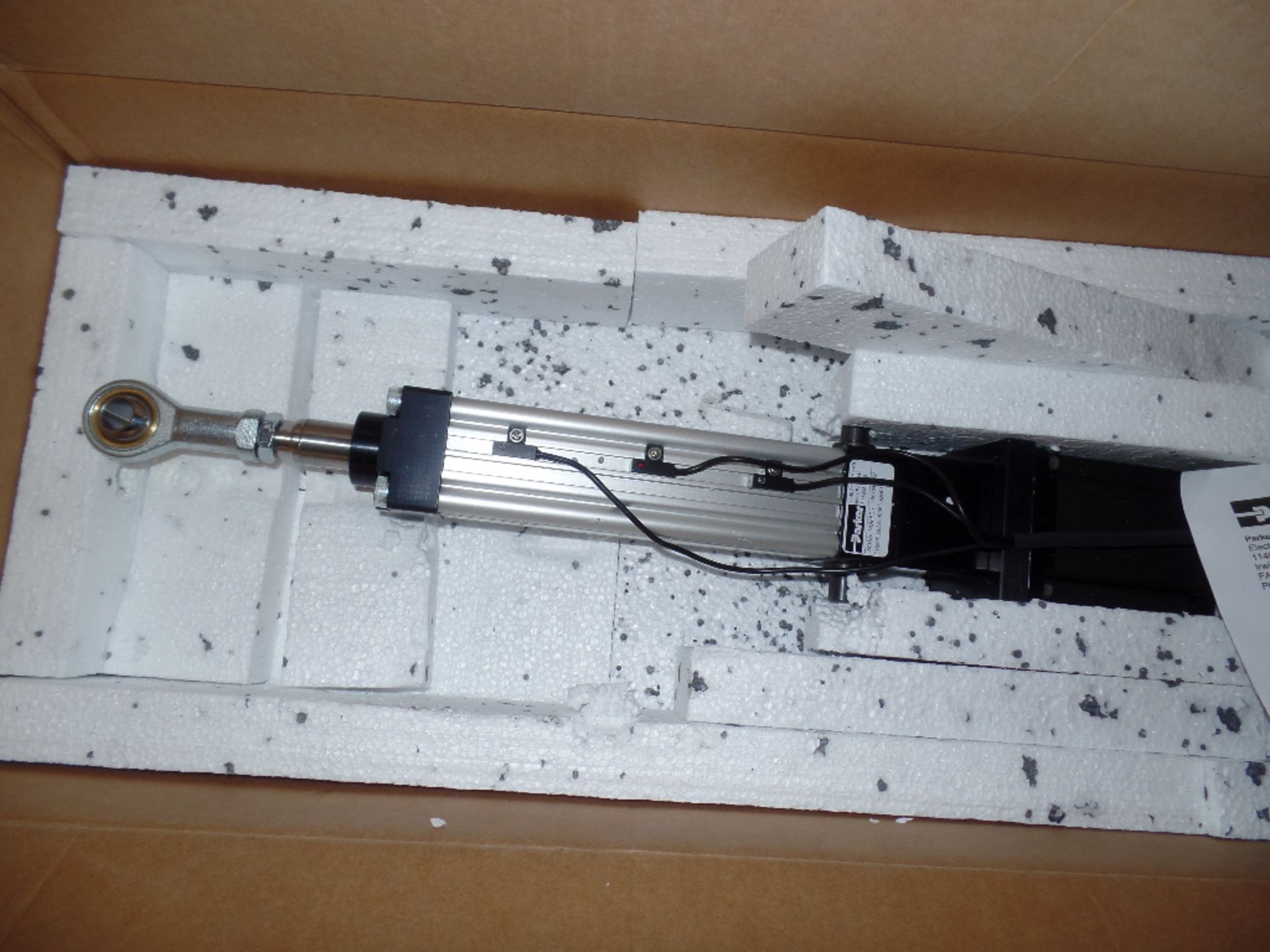 (2) Parker #ET050B02 150mm Stroke Actuators (1 NIB & 1 Rebuilt) & (8) Tsunami Rails (NIB) - Image 2 of 3