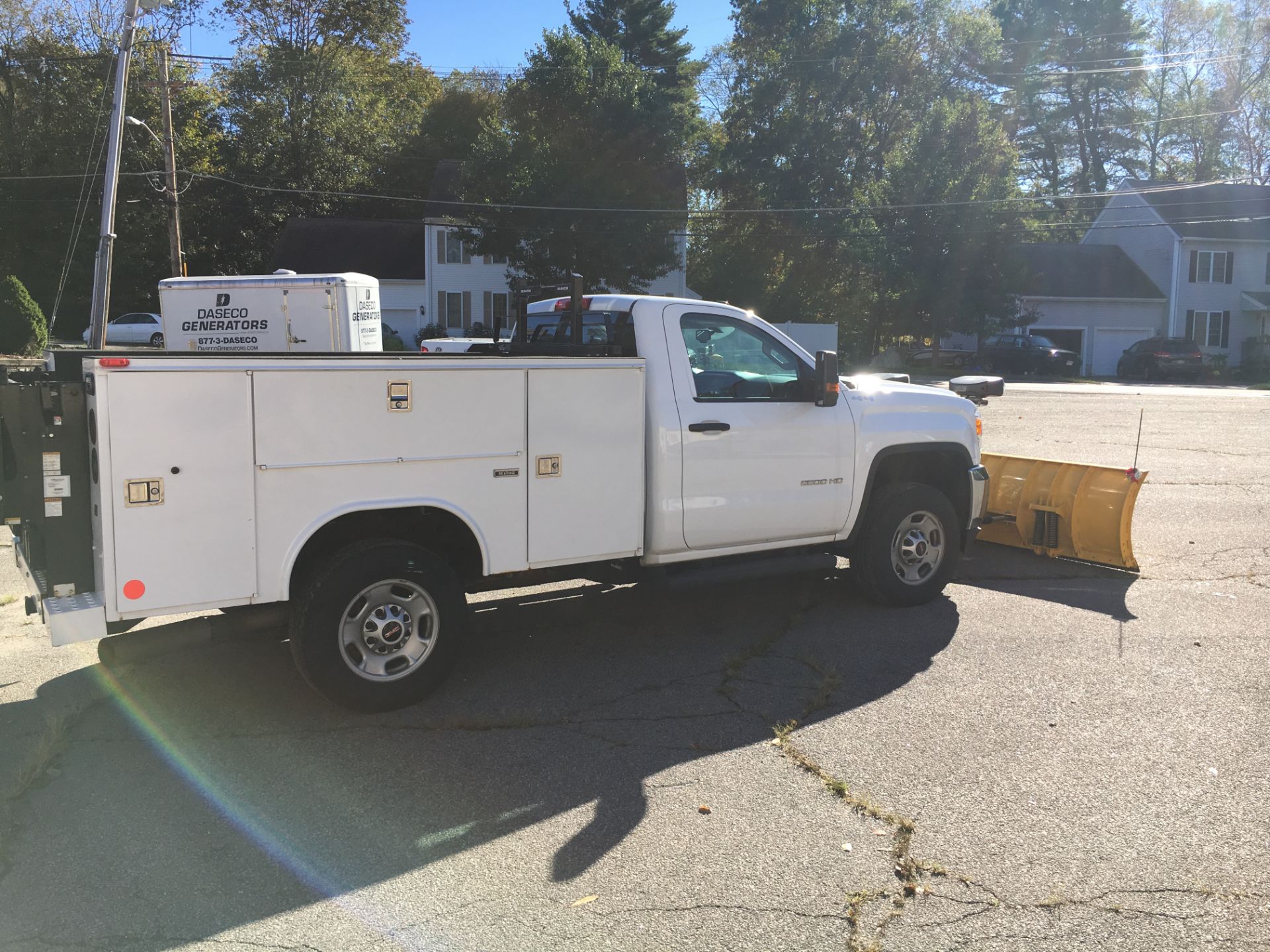 2016 GMC SIERRA #2500 HD DURAMAX DIESEL UTILITY BODY TRUCK W/TOMMY GATE, ODOM: 20,298 - Image 8 of 14