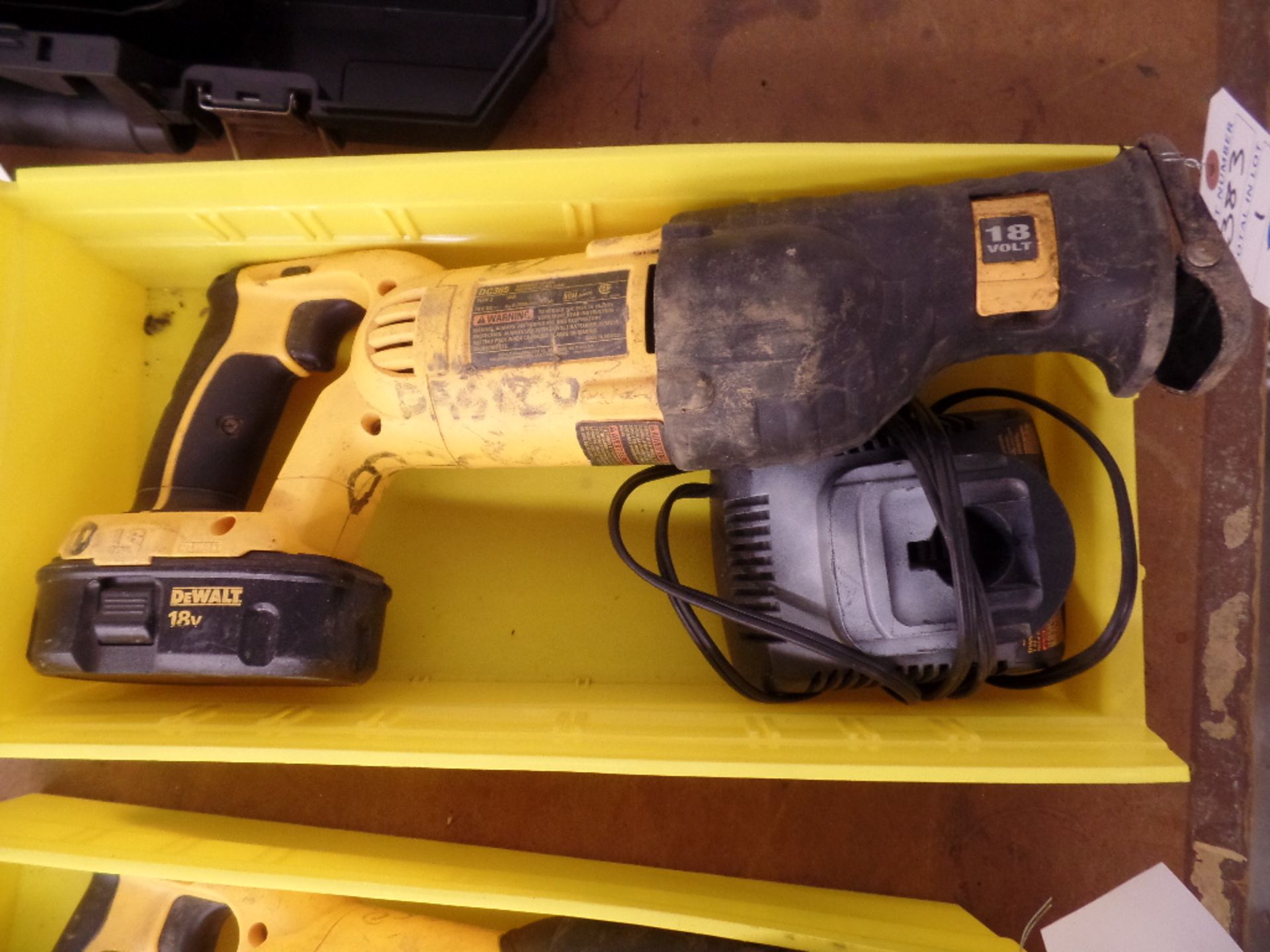 Dewalt #DC385 18 Volt Cordless Variable Speed Reciprocating Saw W/ Battery & Charger