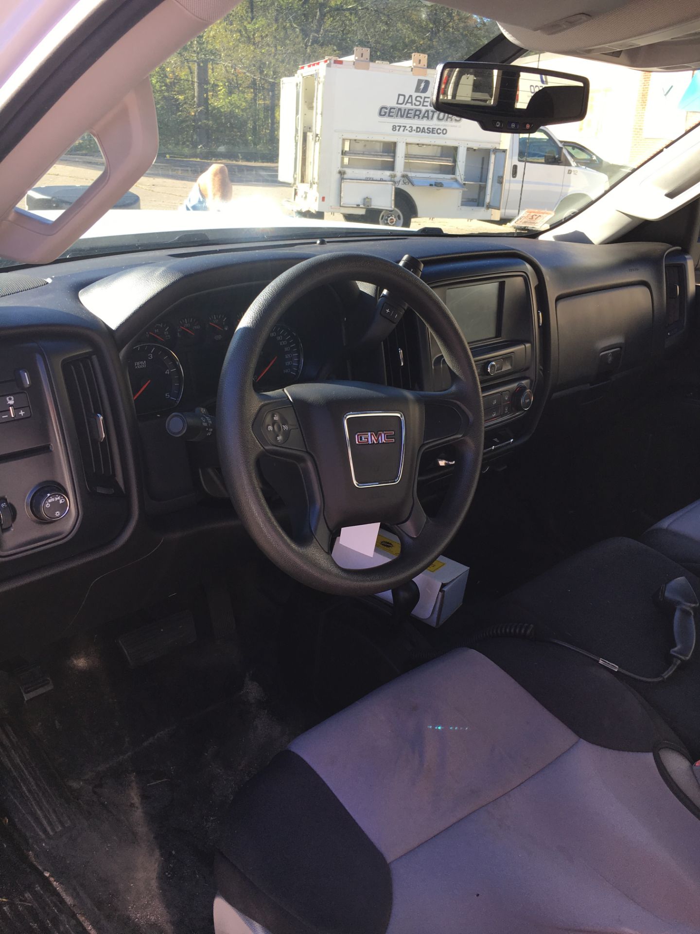 2016 GMC SIERRA #2500 HD DURAMAX DIESEL UTILITY BODY TRUCK W/TOMMY GATE, ODOM: 20,298 - Image 10 of 14