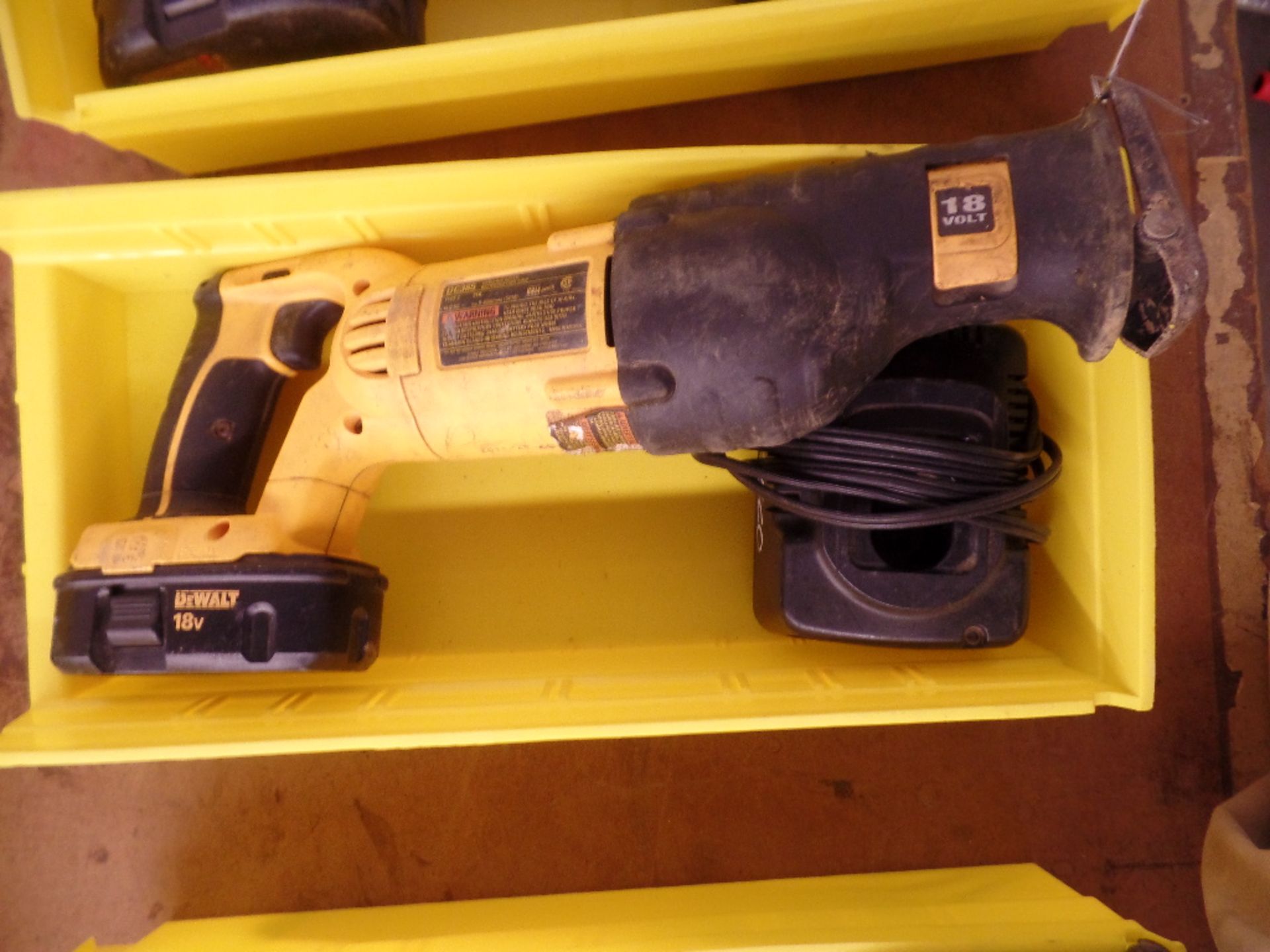 Dewalt #DC385 18 Volt Cordless Variable Speed Reciprocating Saw W/ Battery & Charger