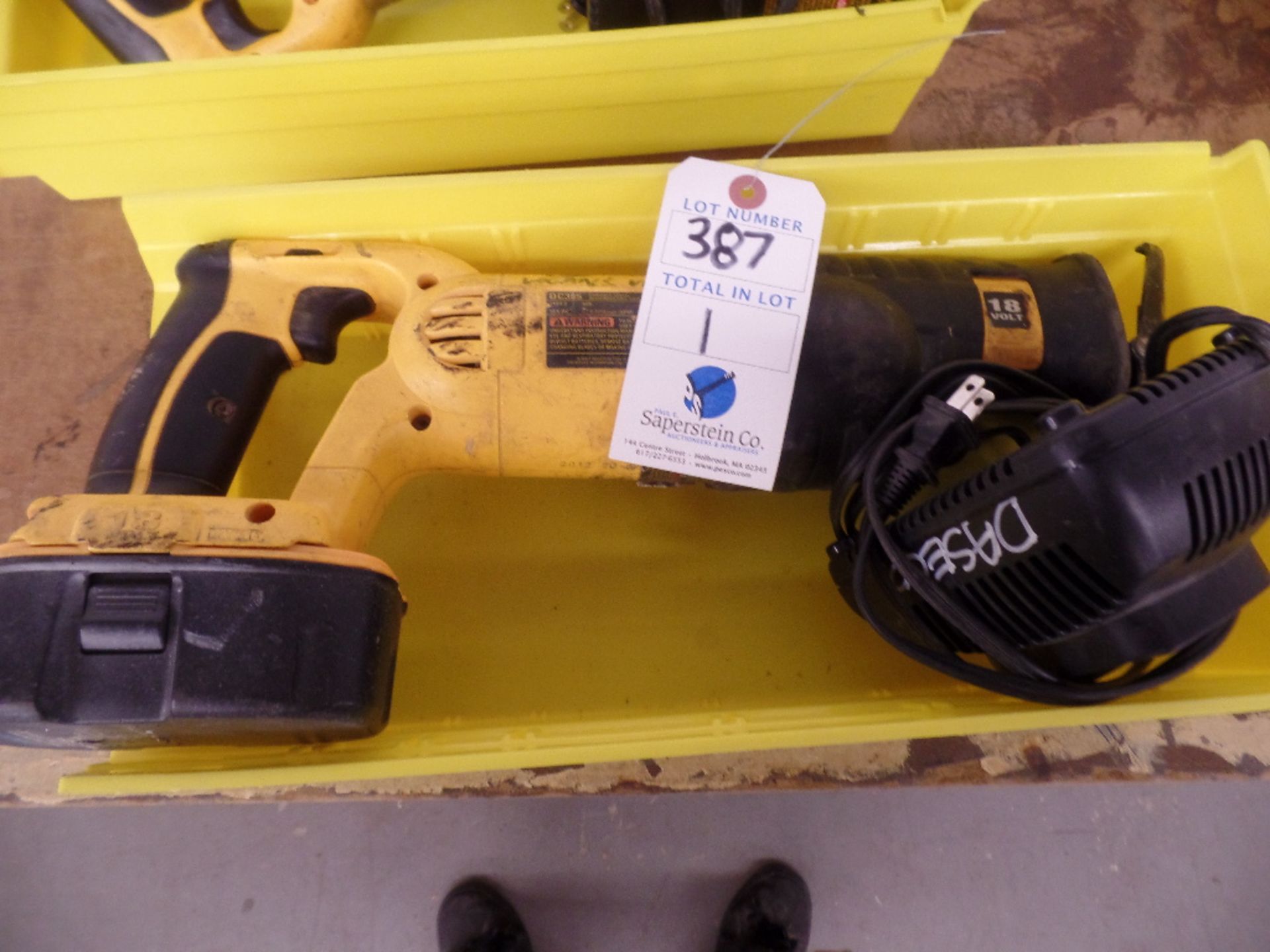 Dewalt #DC385 18 Volt Cordless Variable Speed Reciprocating Saw W/ Battery & Charger