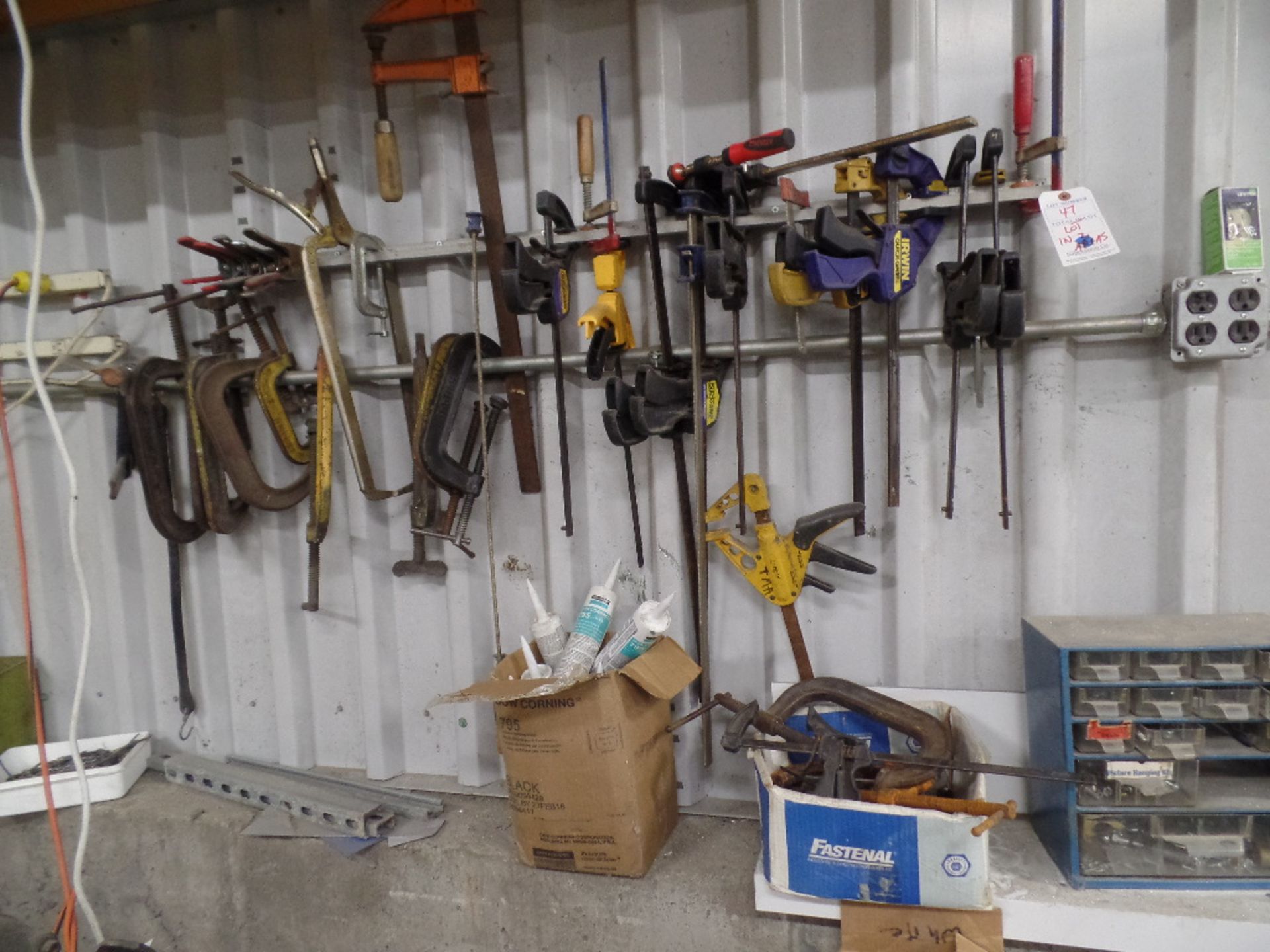 {Lot} Asst. Clamps Etc.. ( In 2 Areas )