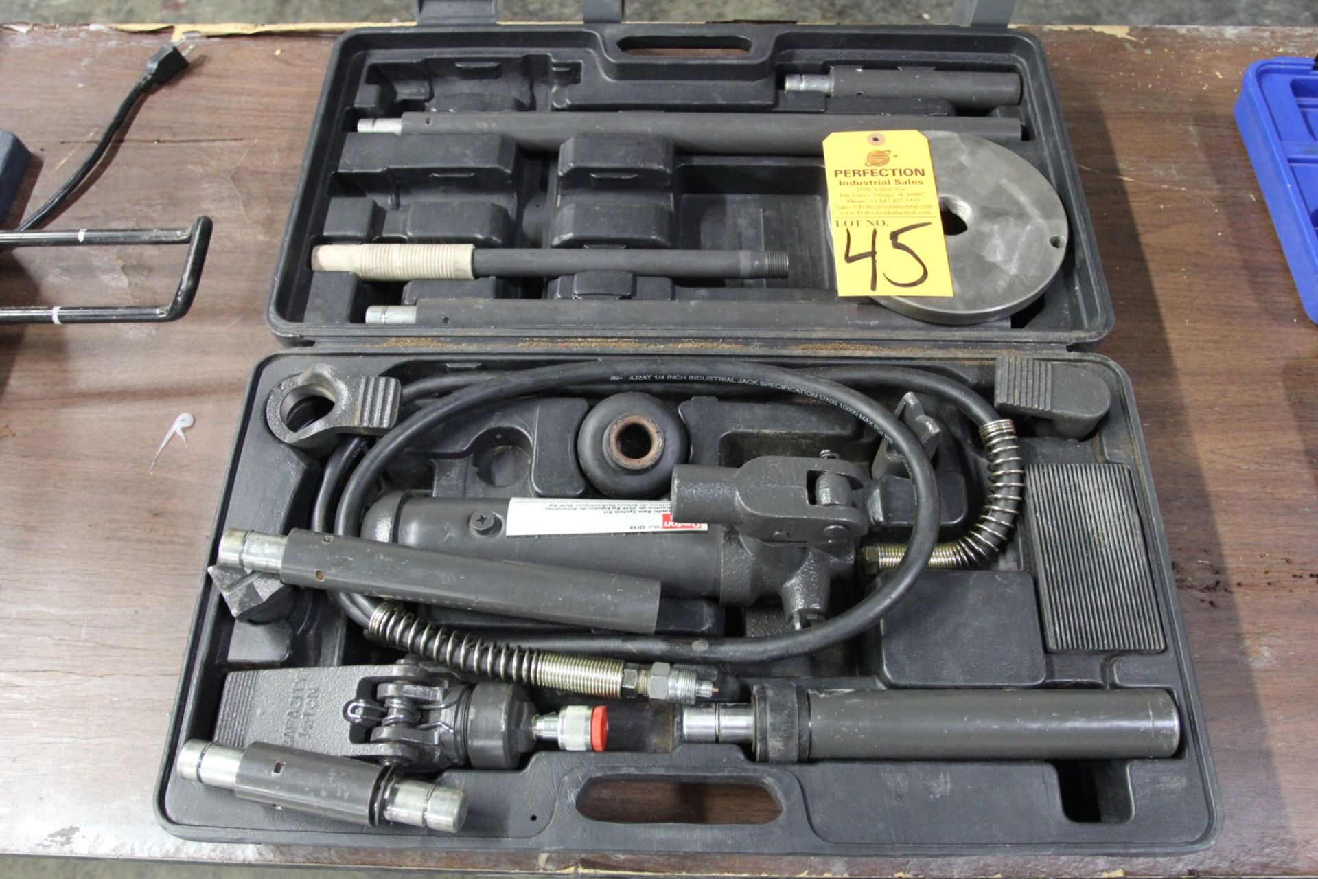 Dayton 3ZC68 4-Ton Hydraulic Ram System Kit