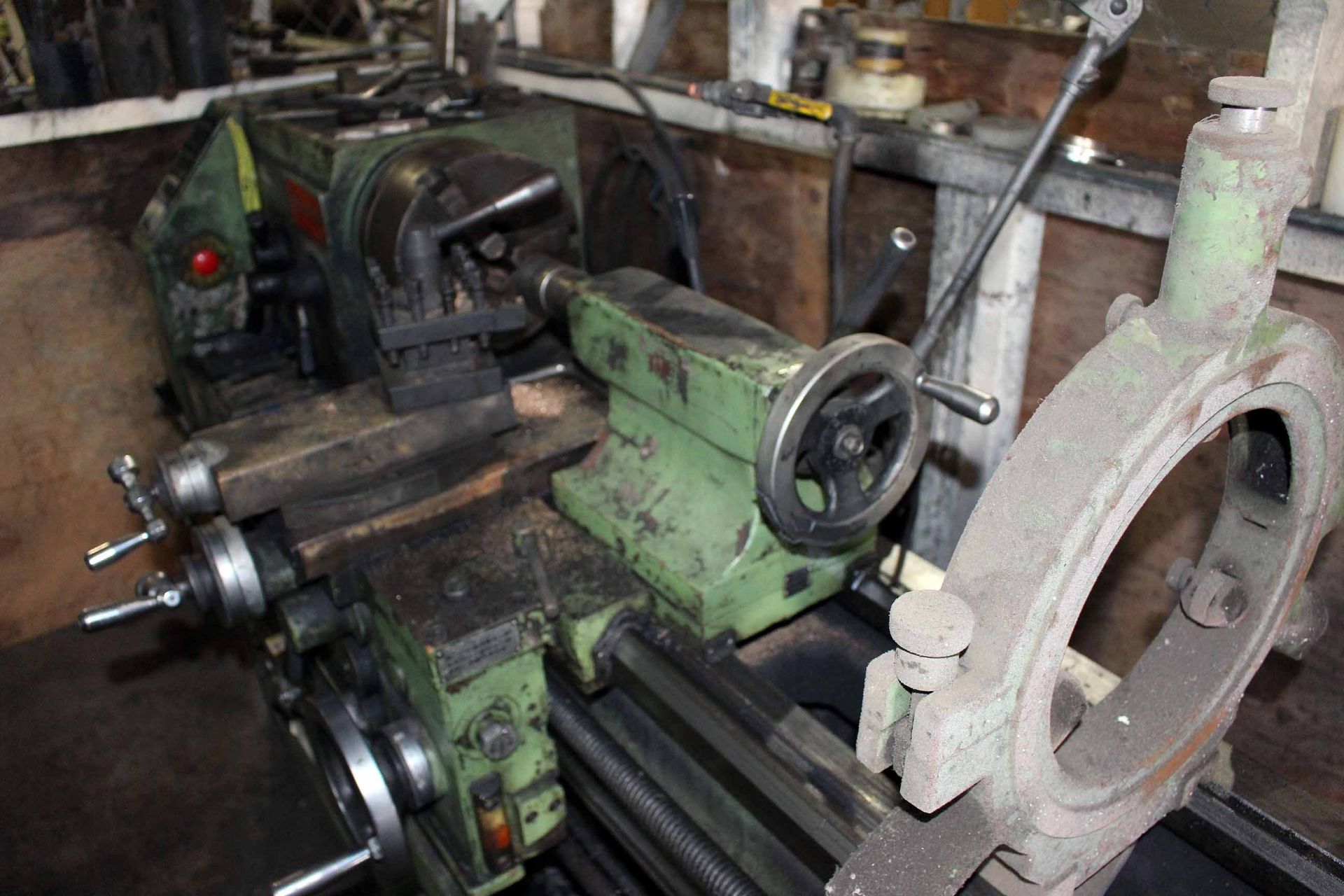 ENGINE LATHE, VICTOR 14 X 60, spds: 120-1200 RPM, 9" dia. 3-jaw chuck, thdng., no taper - Image 2 of 3