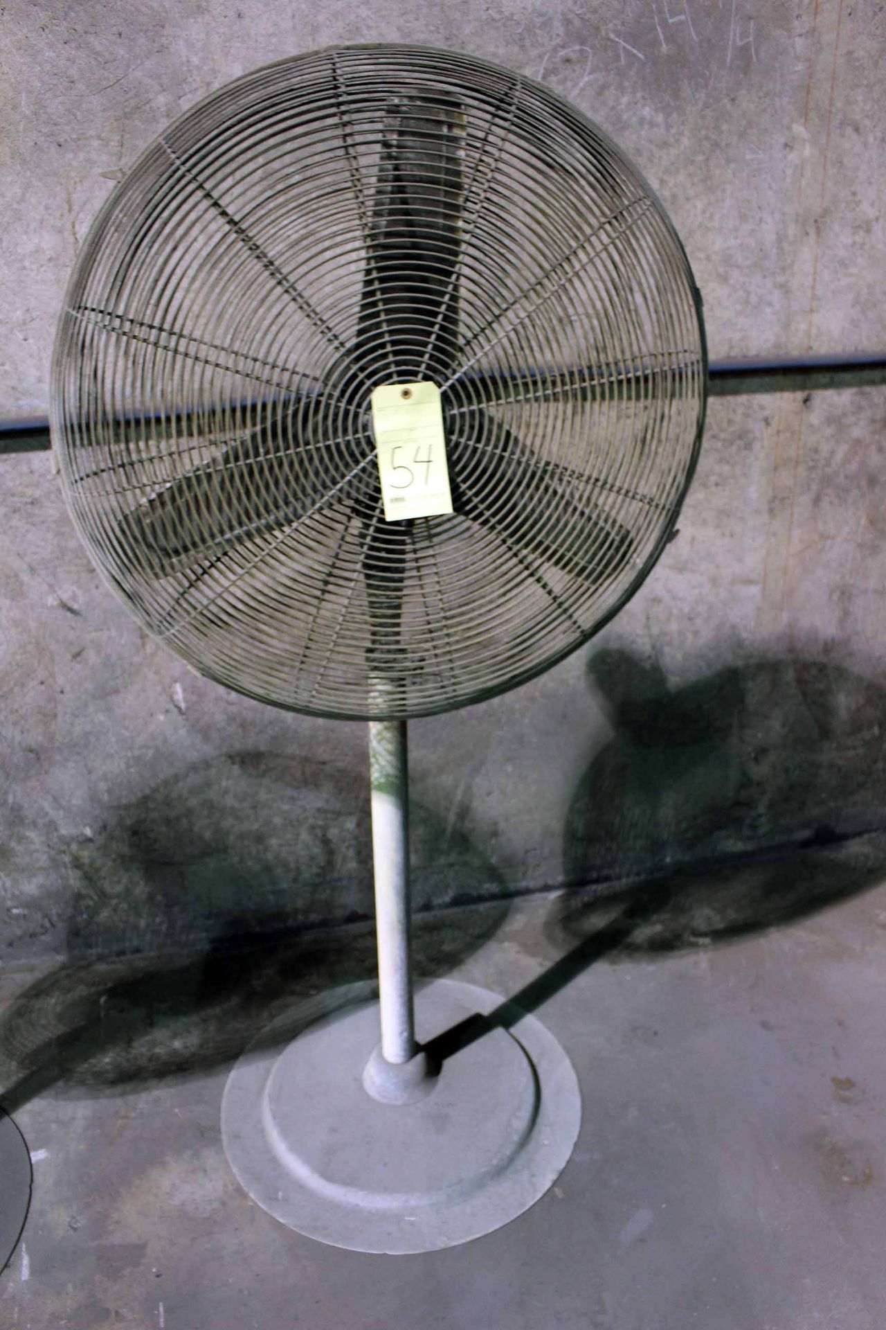 PEDESTAL SHOP FAN, 30"