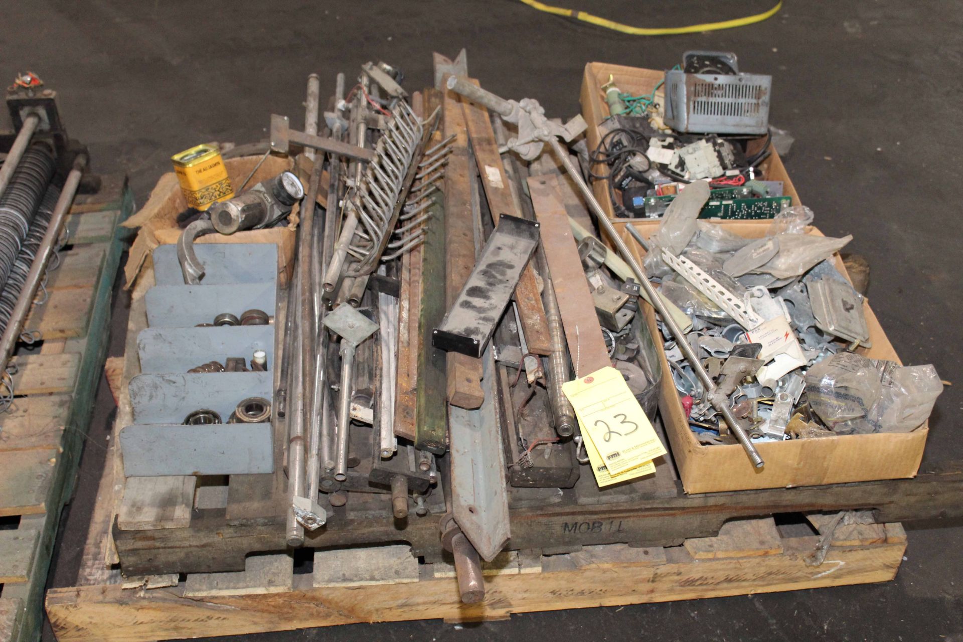 LOT OF SPARE PARTS (on one pallet)