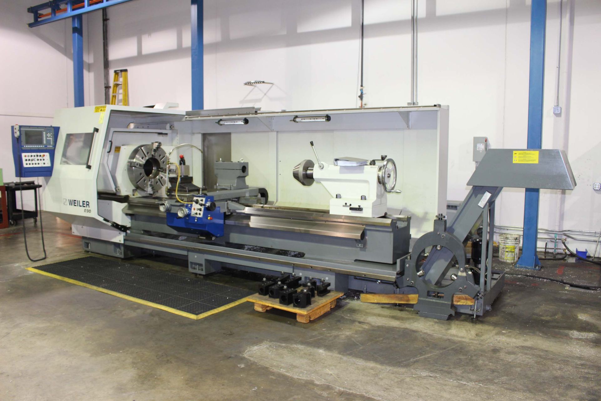 CNC HOLLOW SPINDLE LATHE, WEILER MDL. E90X3000, new 2013, Weiler/Siemens electronic control, 35.4"