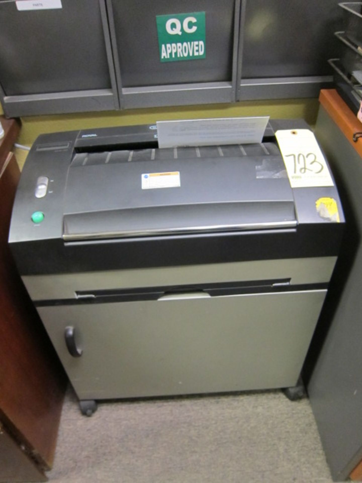 PAPER SHREDDER, ROYAL MDL. 1610X