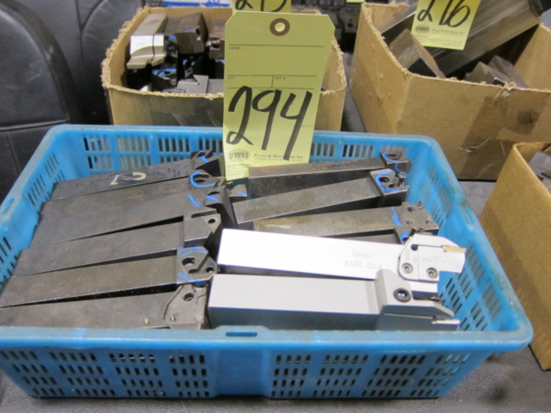 LOT OF INSERT TOOLHOLDERS (in one box)