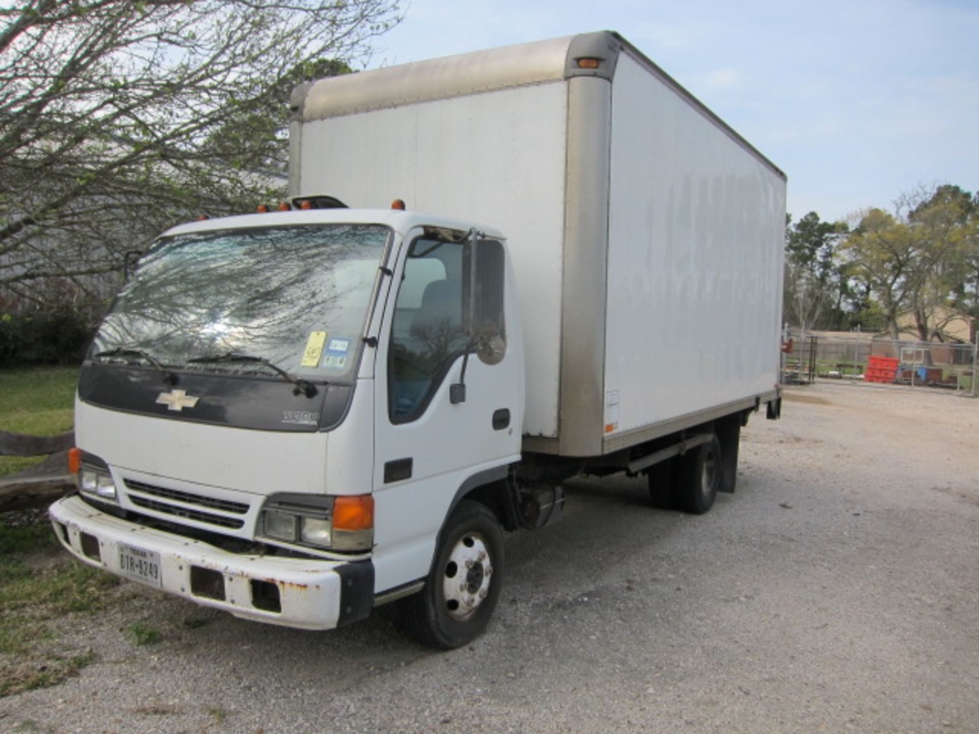 BOX TRUCK, 2002 CHEVROLET MDL. W4500, turbo intercooled diesel engine, Supreme Corp. box end, 15'