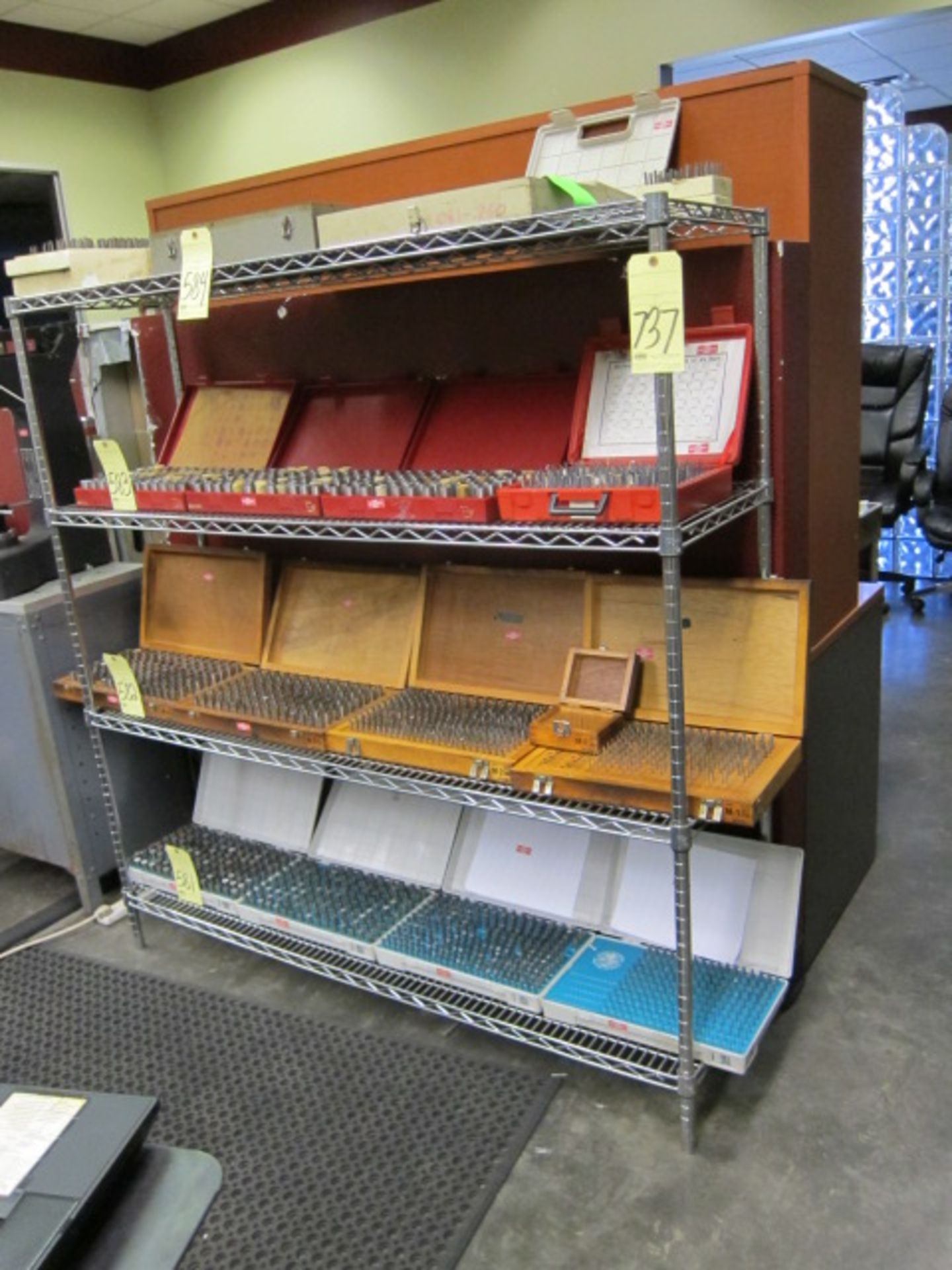 LOT OF WIRE RACKS (2)