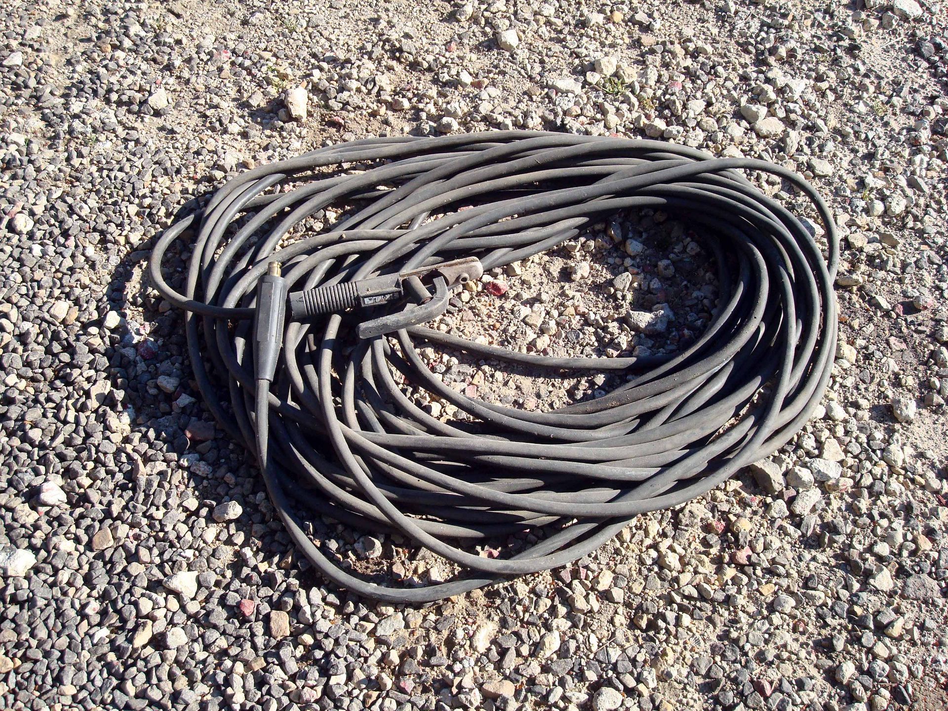 LOT OF WELDING LEADS: 121' of 1/0, 300 amp electro horder & LC40 connector on ends (very good shape)