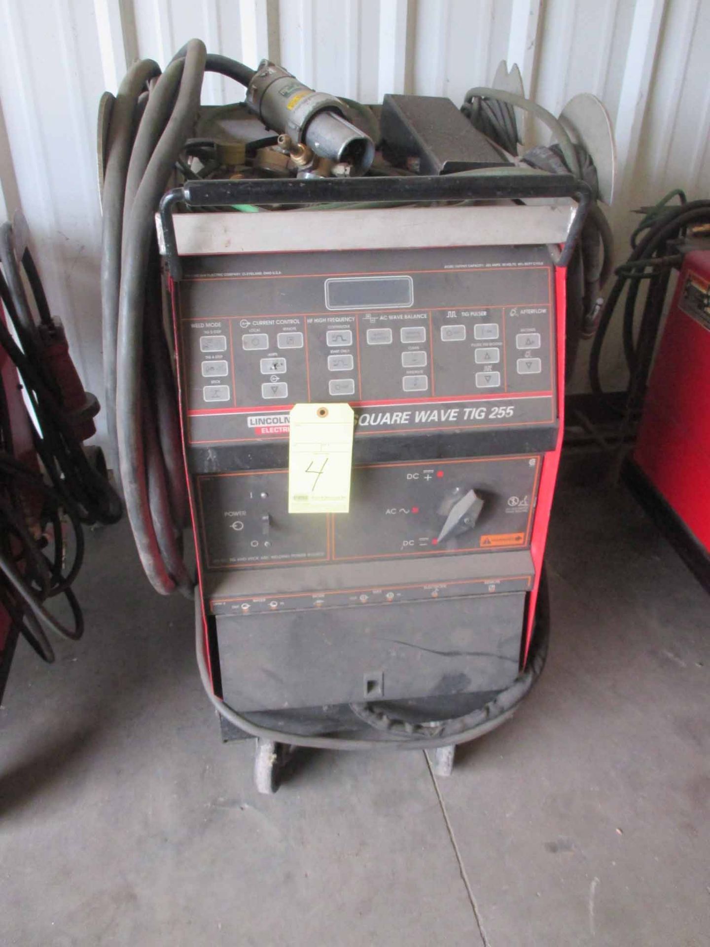 WELDER, LINCOLN SQUARE WAVE TIG 255, 40% duty cycle, 255 amps., 31 v., S/N U1960512468