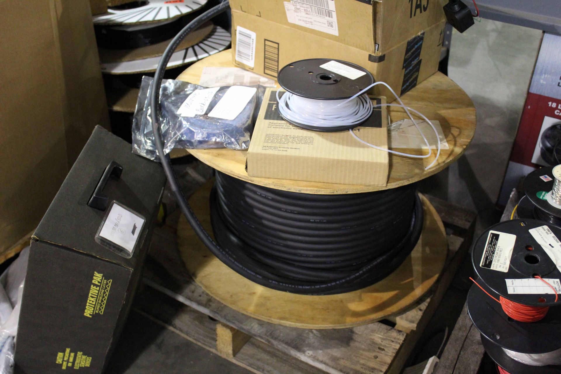 LOT OF HIGH/LOW VOLTAGE WIRE - Image 2 of 5