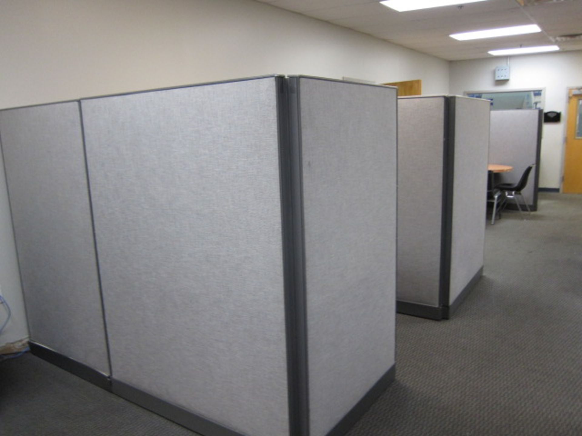 LOT CONSISTING OF: partition panels (22) & desks (4) - Image 2 of 6