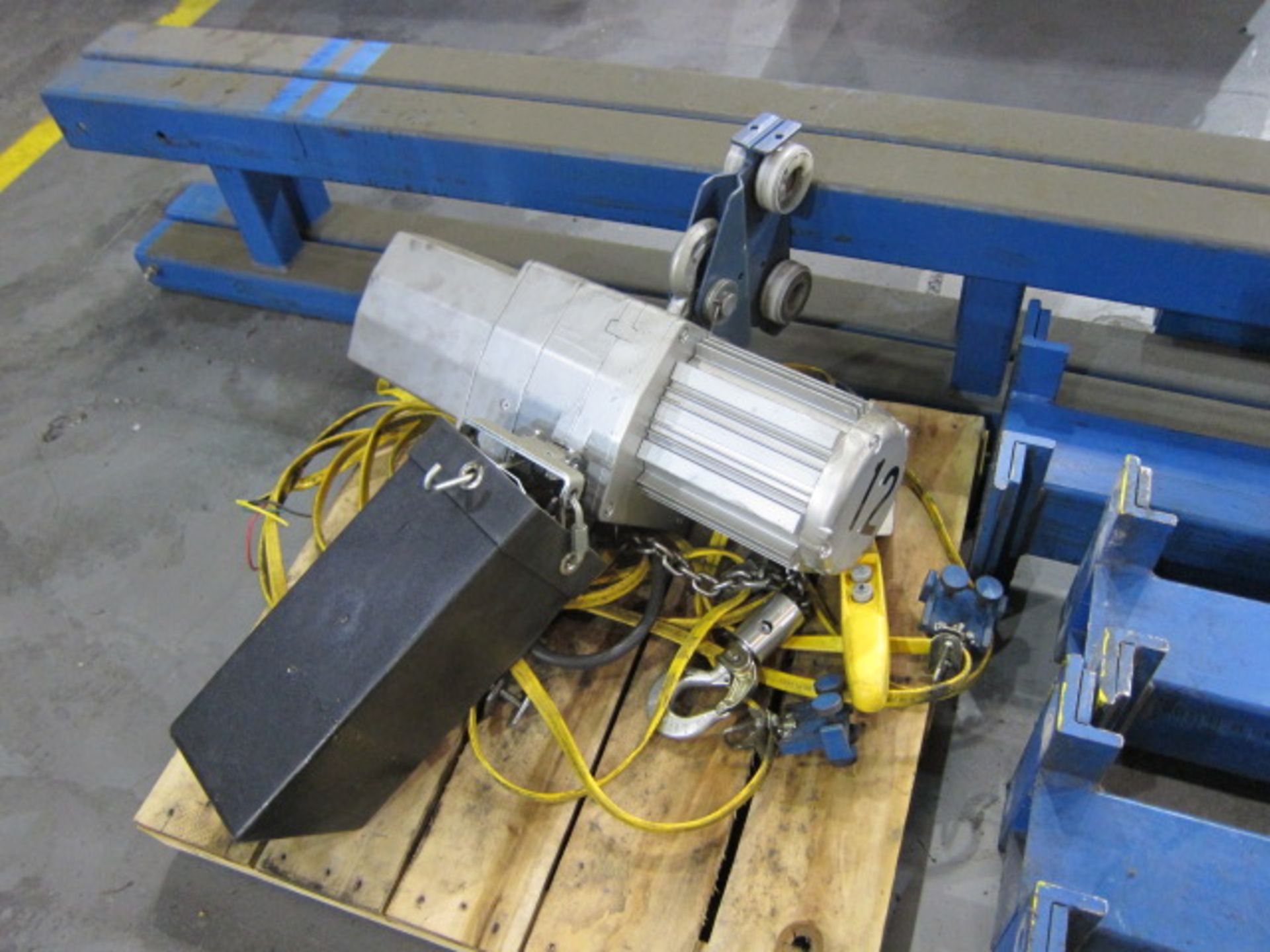 OVERHEAD HANDLING SYSTEM, GORBEL 1 T. CAP., w/1 T. electric chain hoist - Image 2 of 3