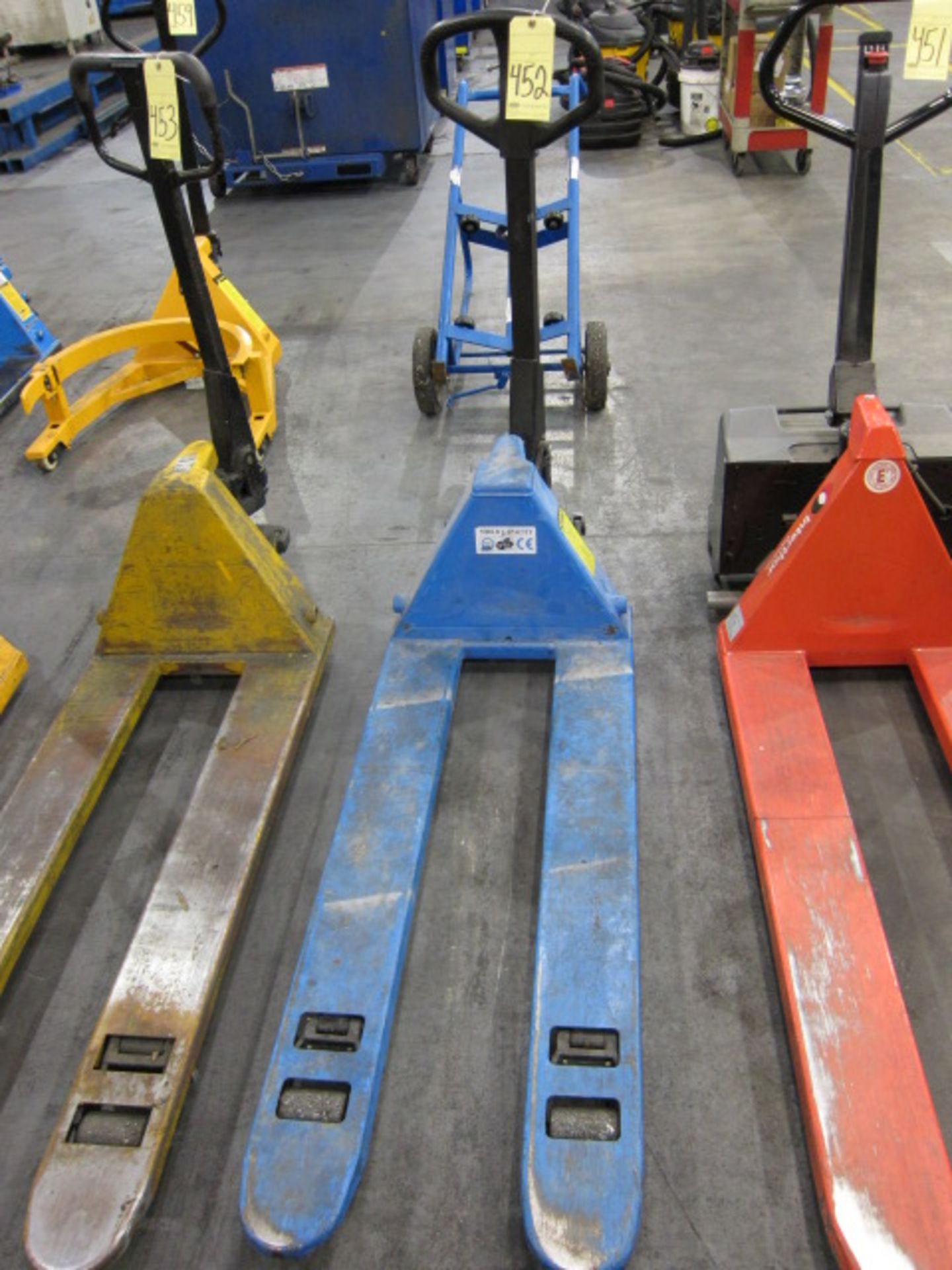 HYDRAULIC PALLET JACK, 5,500 lb. cap.