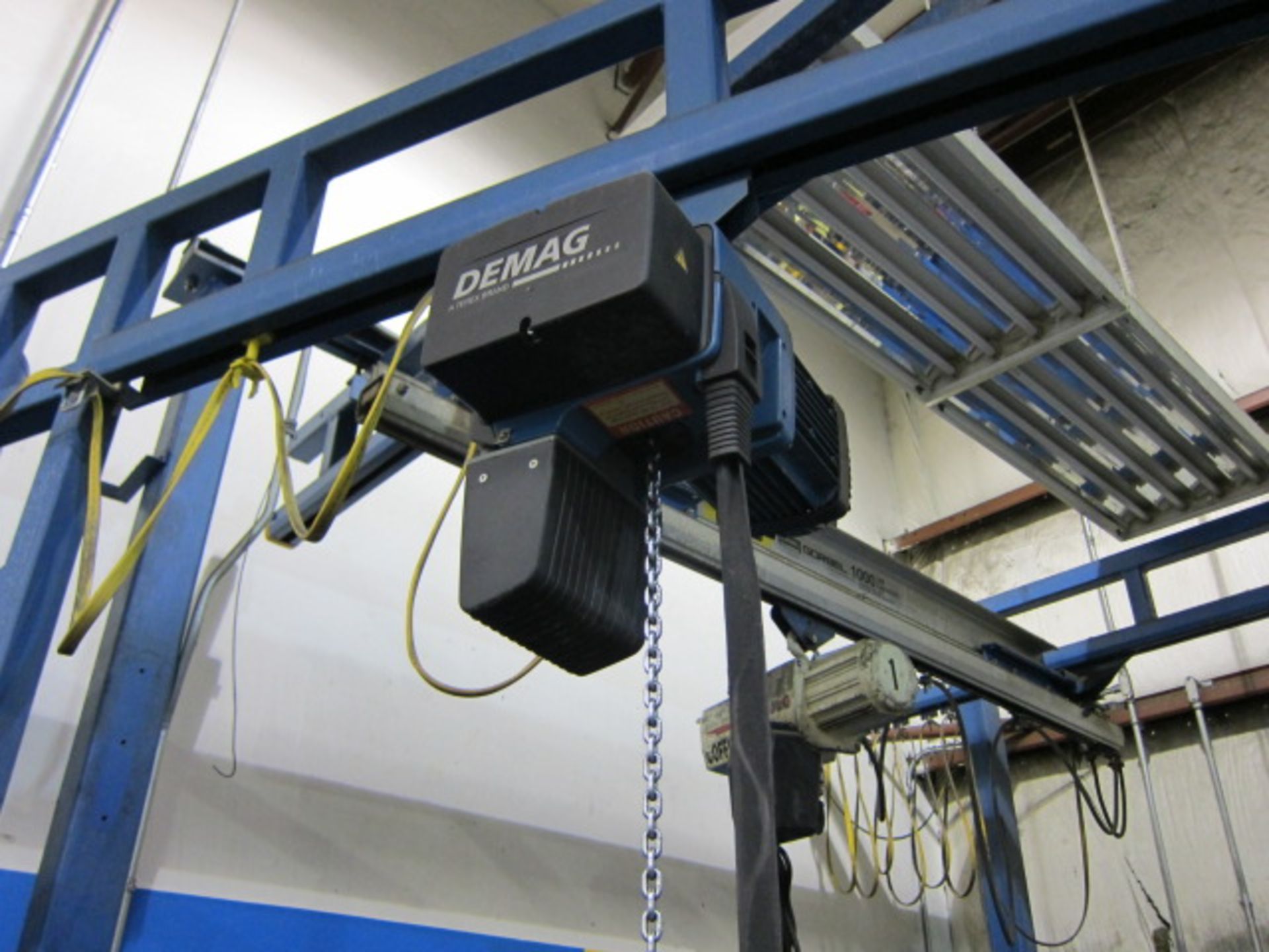 JIB CRANE, GORBEL 1,000 LB. CAP. X APPROX. 8' REACH, 6' ht. under hook, DeMag elec. chain & - Image 2 of 5