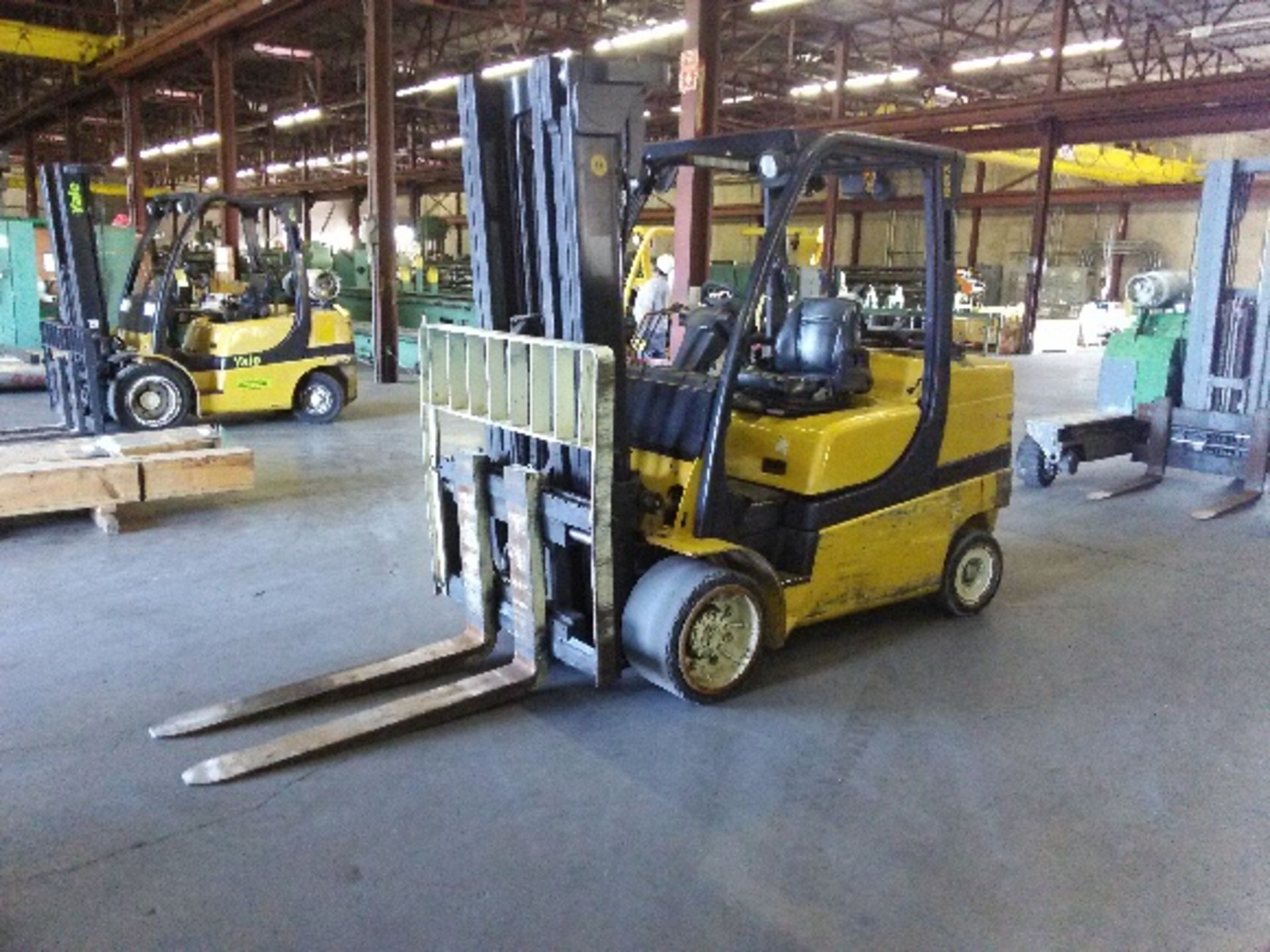 FORKLIFT, YALE 10,000 LB. CAP. MDL. GLC100VXNSE100, new 2011, LPG engine, 100” triple stage mast,