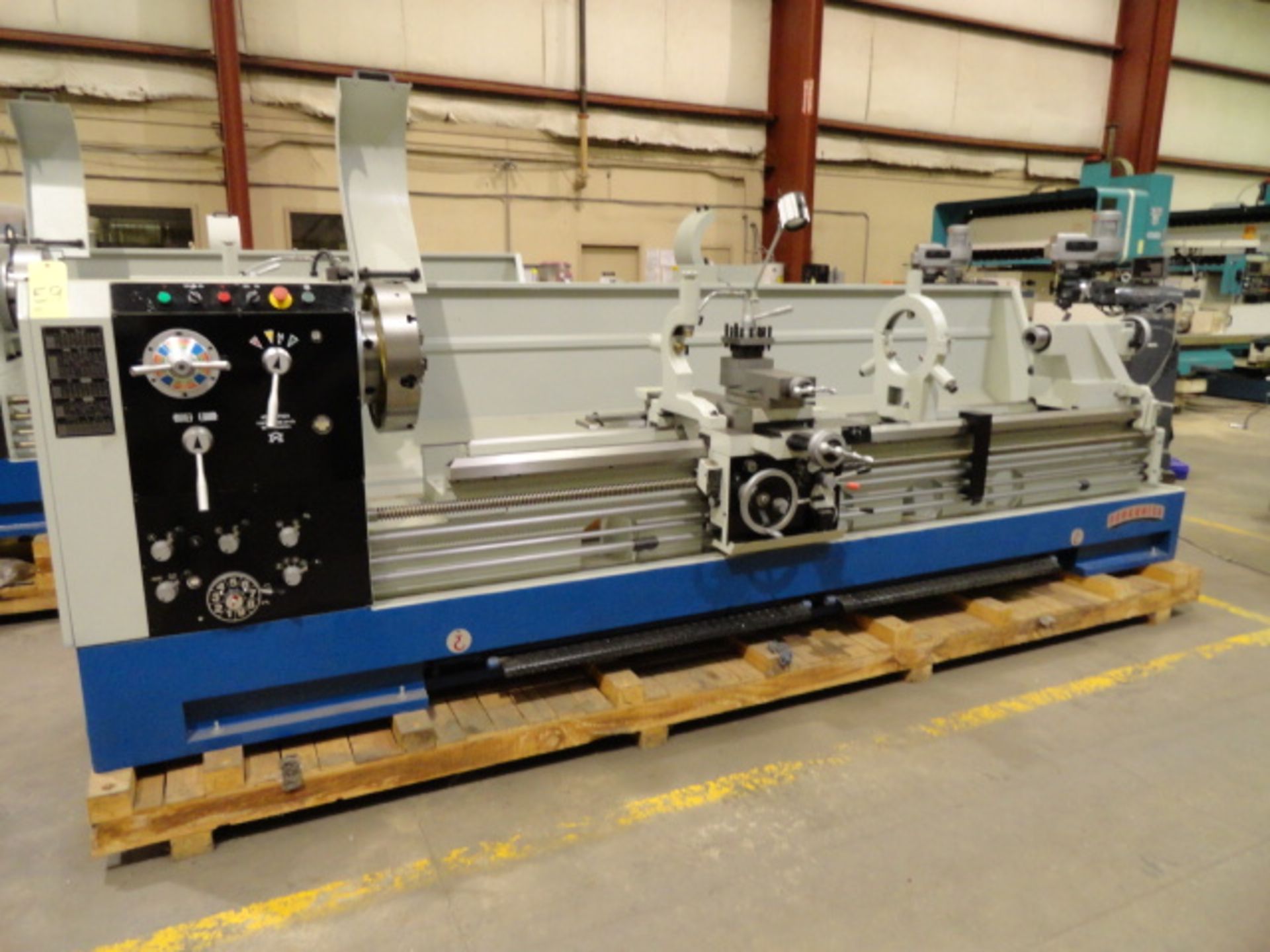 GAP BED ENGINE LATHE, ROUGHNECK (CHU SHING) 26" X 118" (NEW), 17-3/8” sw. over crosslide, 38-1/8”