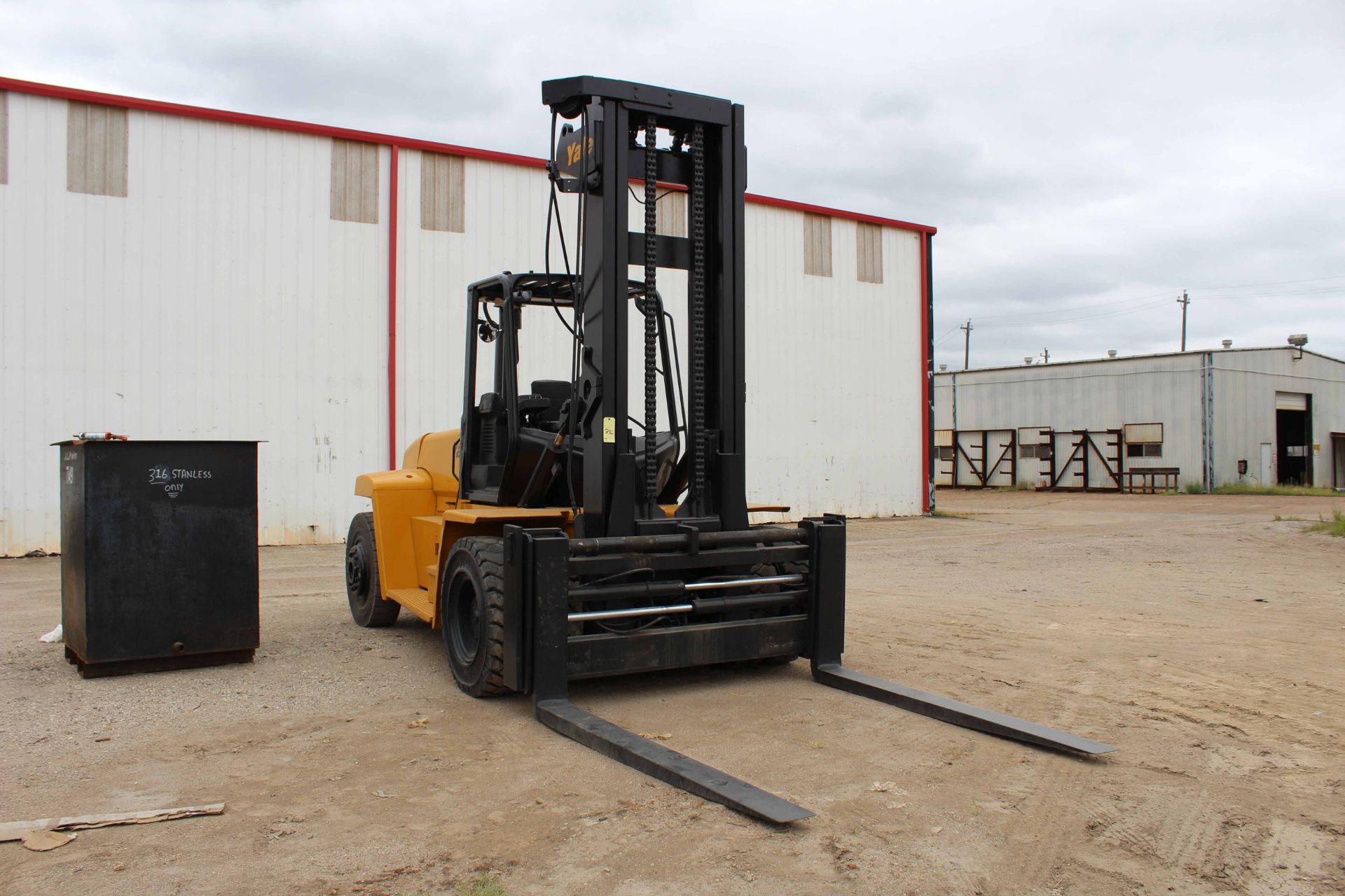 FORKLIFT, YALE 36,000 LB. CAP. MDL. GDP360, new 2005, 6 cyl. diesel pwrd, 161/183" standard mast,